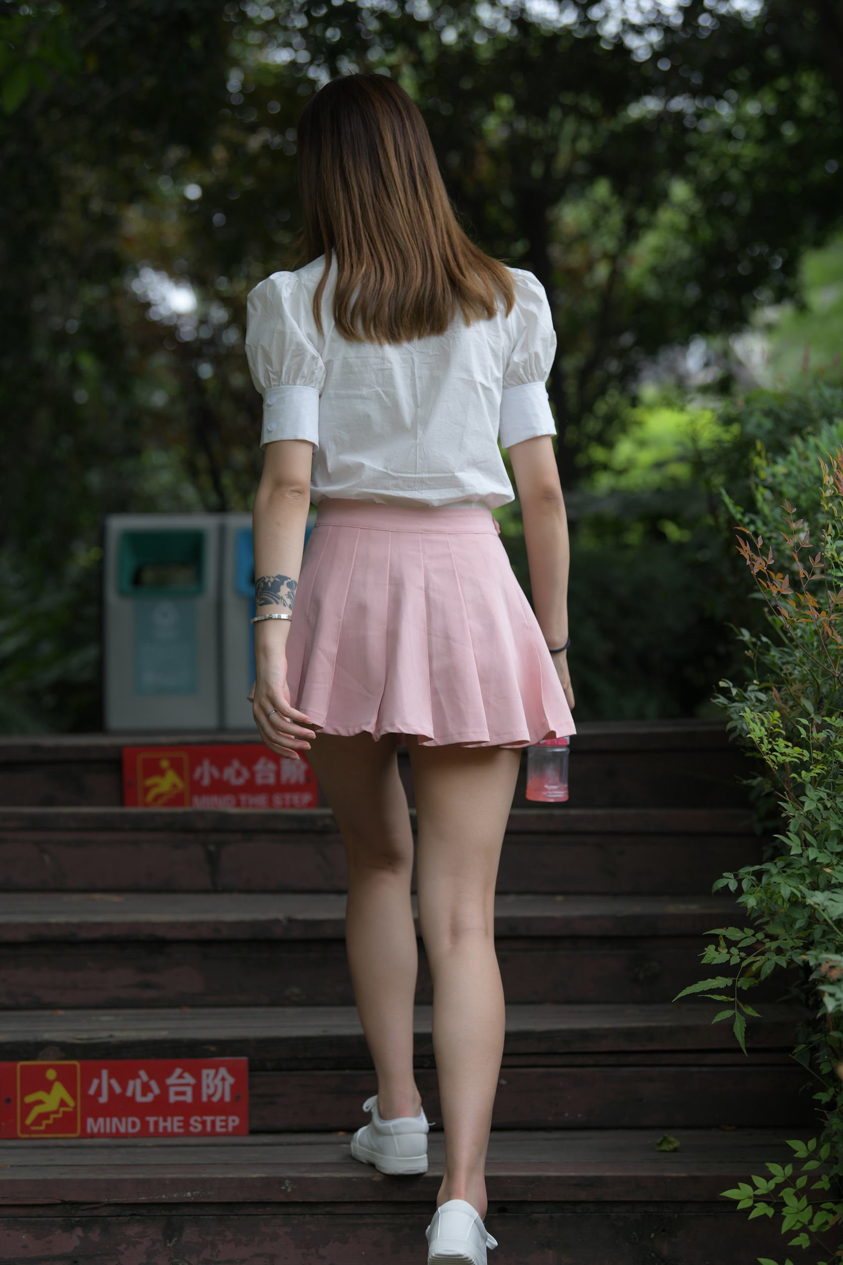 图片[3]-精选精选街拍作品 NO.1714 一始模拍作品 – 粉色短裙美眉[92P]-草丛看图