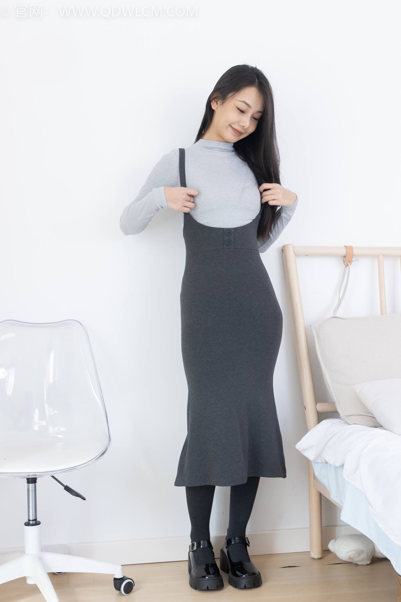 图片[2]-精选勿恋传媒 NO.2291 岚岚-皮鞋、厚灰丝[130P]-草丛看图