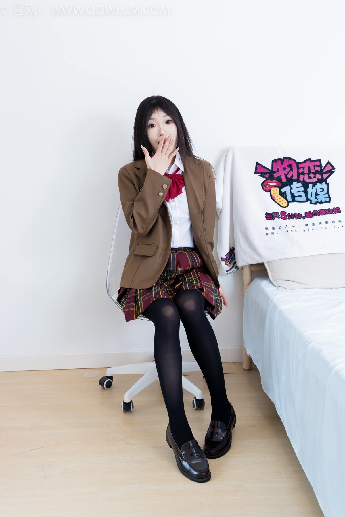 图片[4]-精选勿恋传媒 NO.2367 嘟嘟-皮鞋、厚黑丝、jk至服[133P]-草丛看图