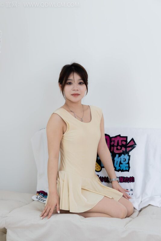 精选勿恋传媒 NO.2358 闪闪-舞蹈服、舞蹈鞋、白棉袜、厚白丝、厚灰丝、薄肉丝[108P]-草丛看图