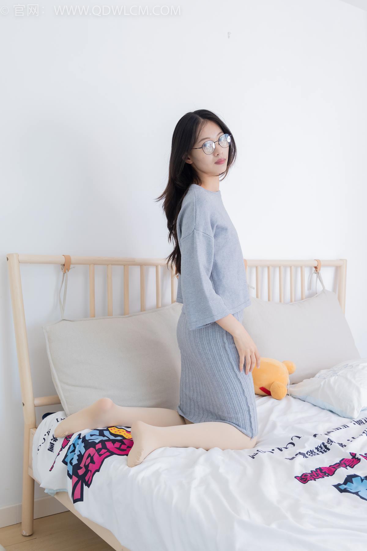 图片[4]-精选勿恋传媒 NO.2360 小优-平底鞋、厚肉丝[127P]-草丛看图