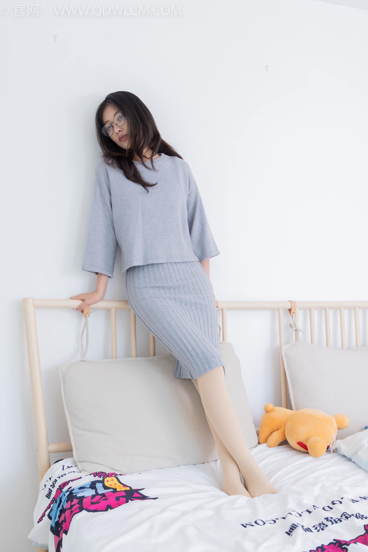 图片[5]-精选勿恋传媒 NO.2360 小优-平底鞋、厚肉丝[127P]-草丛看图