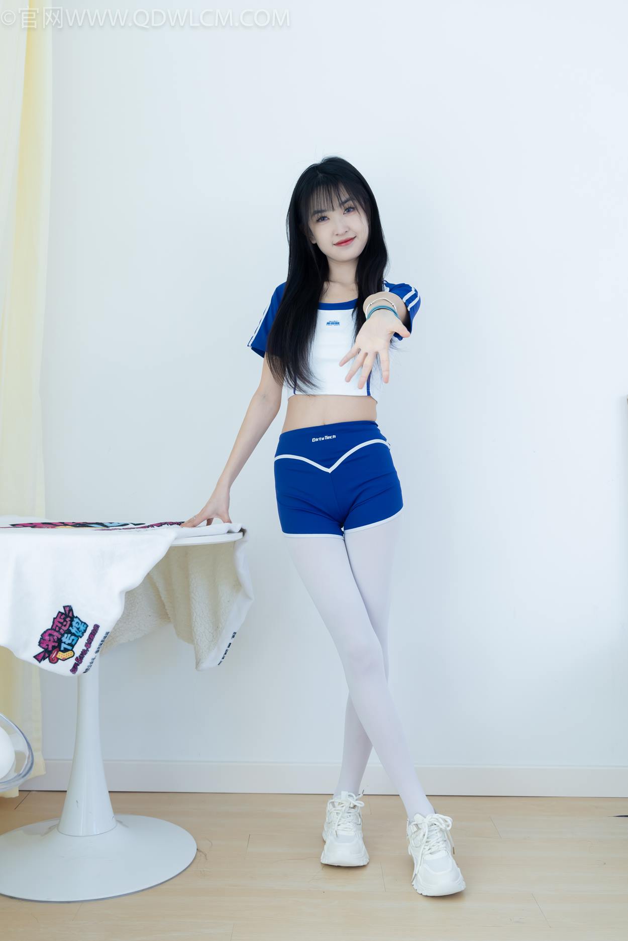 图片[6]-精选勿恋传媒 NO.2334 嘉木-运动鞋、厚白丝、裸足、裸足[190P]-草丛看图