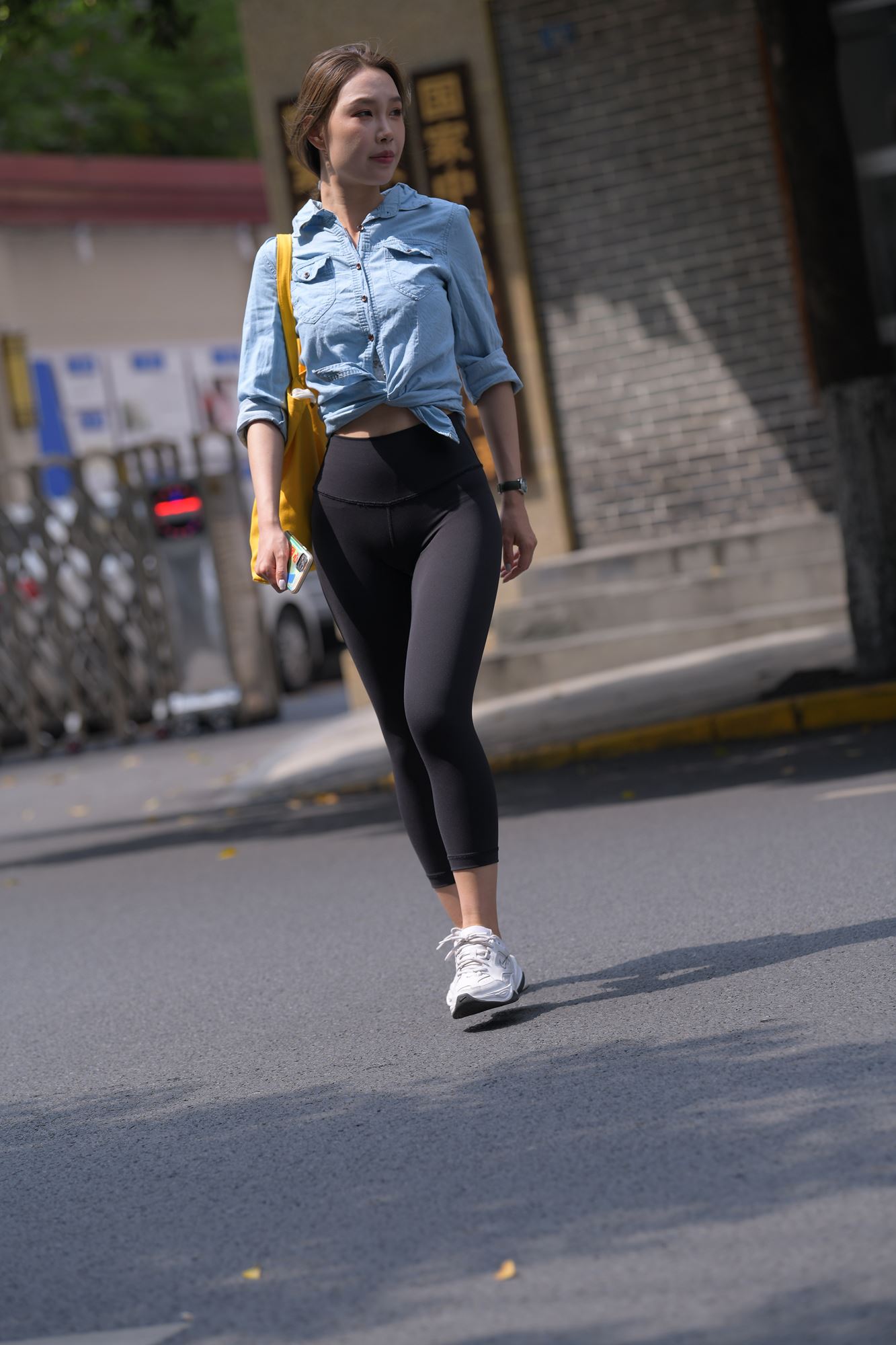 图片[5]-精选精选街拍作品 NO.1686 一始街拍作品 – 黑色瑜伽裤青春女孩[76P]-草丛看图