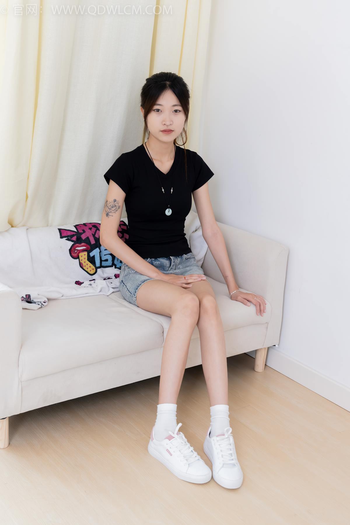 图片[3]-精选勿恋传媒 NO.2399 小夏-板鞋、白棉袜、裸足[111P]-草丛看图