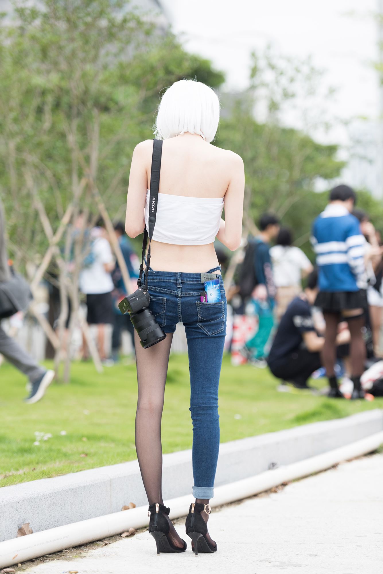 图片[3]-精选精选街拍作品 NO.1694 程生街拍作品 – 认真拍照的女摄[59P]-草丛看图