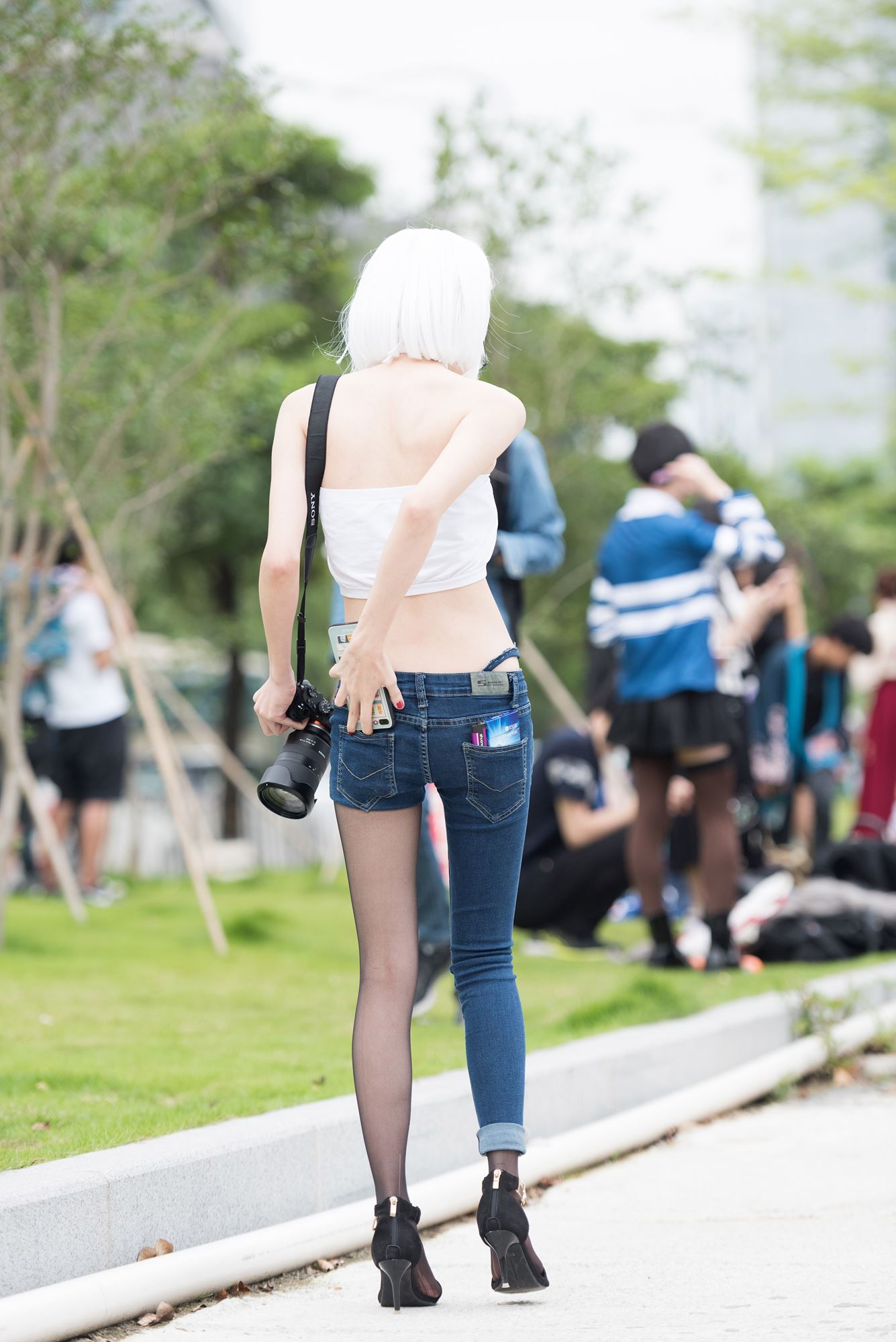 图片[8]-精选精选街拍作品 NO.1694 程生街拍作品 – 认真拍照的女摄[59P]-草丛看图