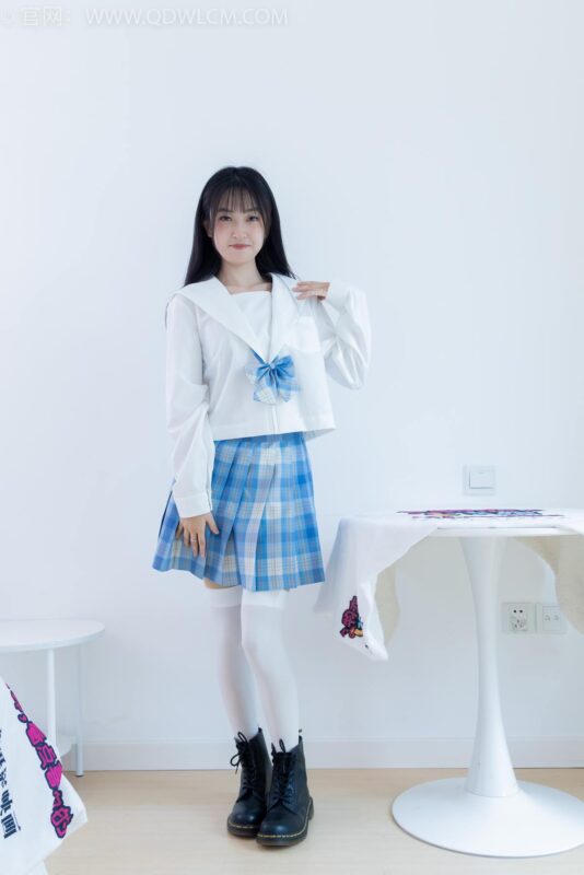 精选勿恋传媒 NO.2398 嘉木-帆布鞋、马丁靴、过膝白袜[114P]-草丛看图