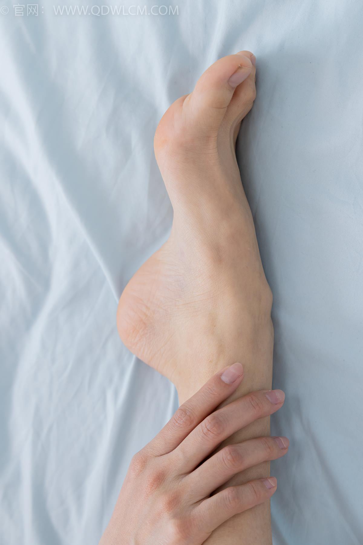 图片[6]-精选勿恋传媒 NO.2381 茯苓-板鞋、短肉丝、裸足[155P]-草丛看图