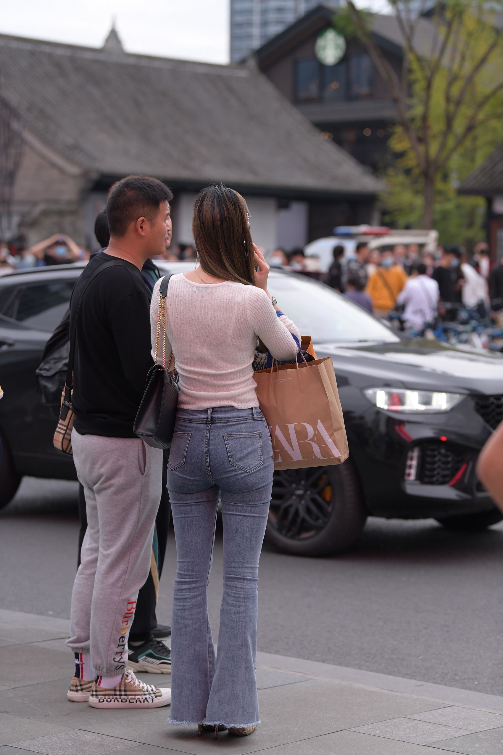 图片[2]-精选精选街拍作品 NO.1795 视觉冲击街拍作品 – 长腿紧牛小解解，身材真棒[88P]-草丛看图