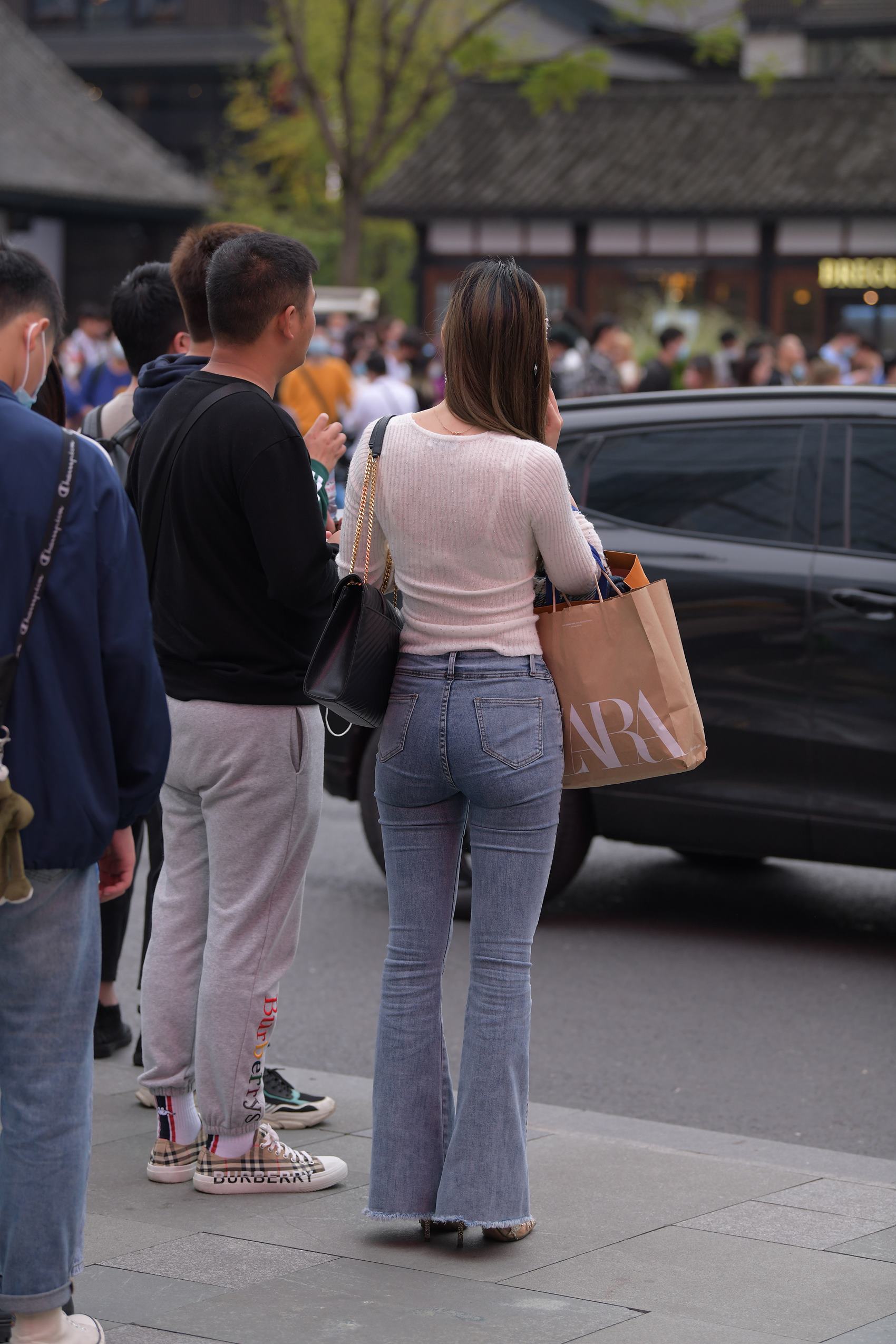 图片[3]-精选精选街拍作品 NO.1795 视觉冲击街拍作品 – 长腿紧牛小解解，身材真棒[88P]-草丛看图