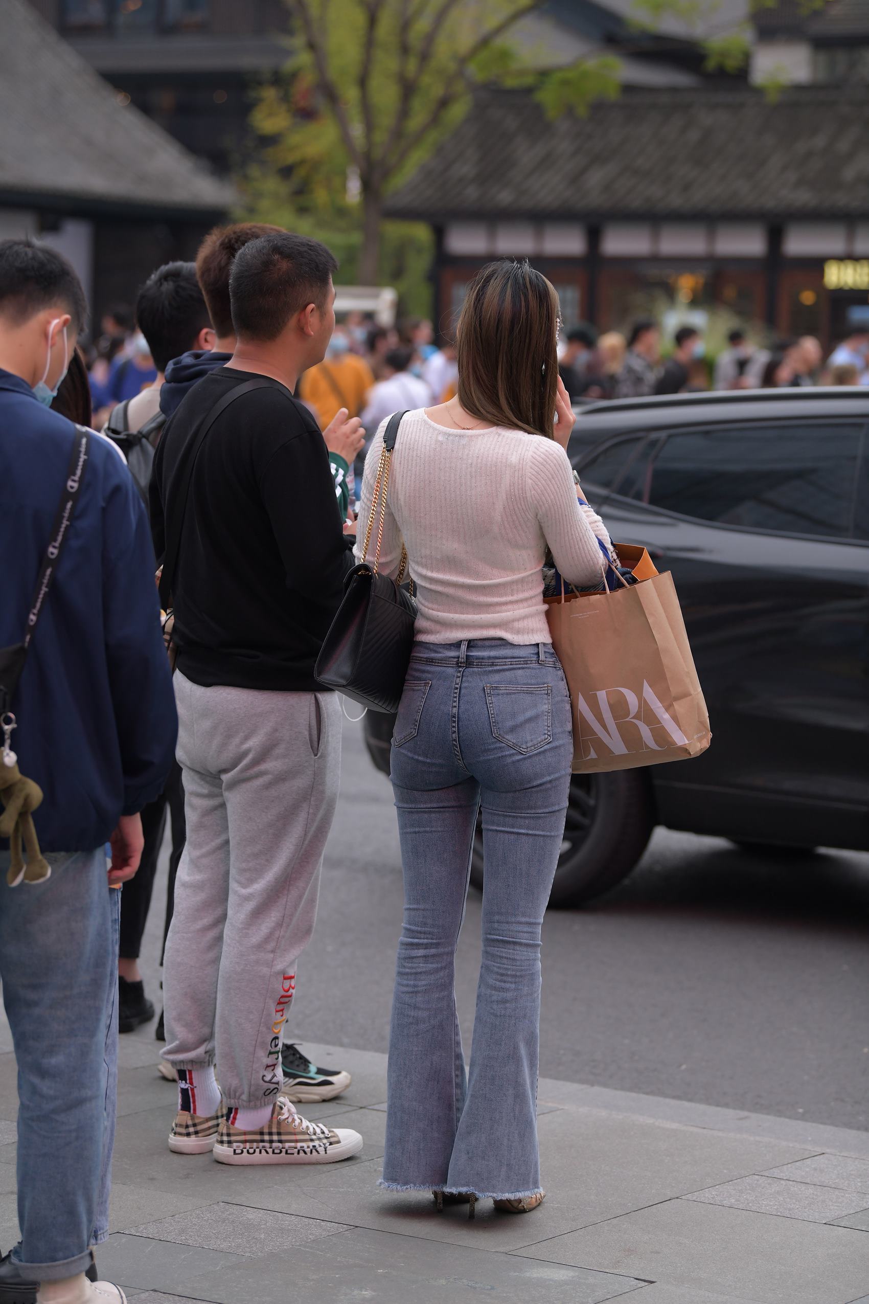 图片[5]-精选精选街拍作品 NO.1795 视觉冲击街拍作品 – 长腿紧牛小解解，身材真棒[88P]-草丛看图