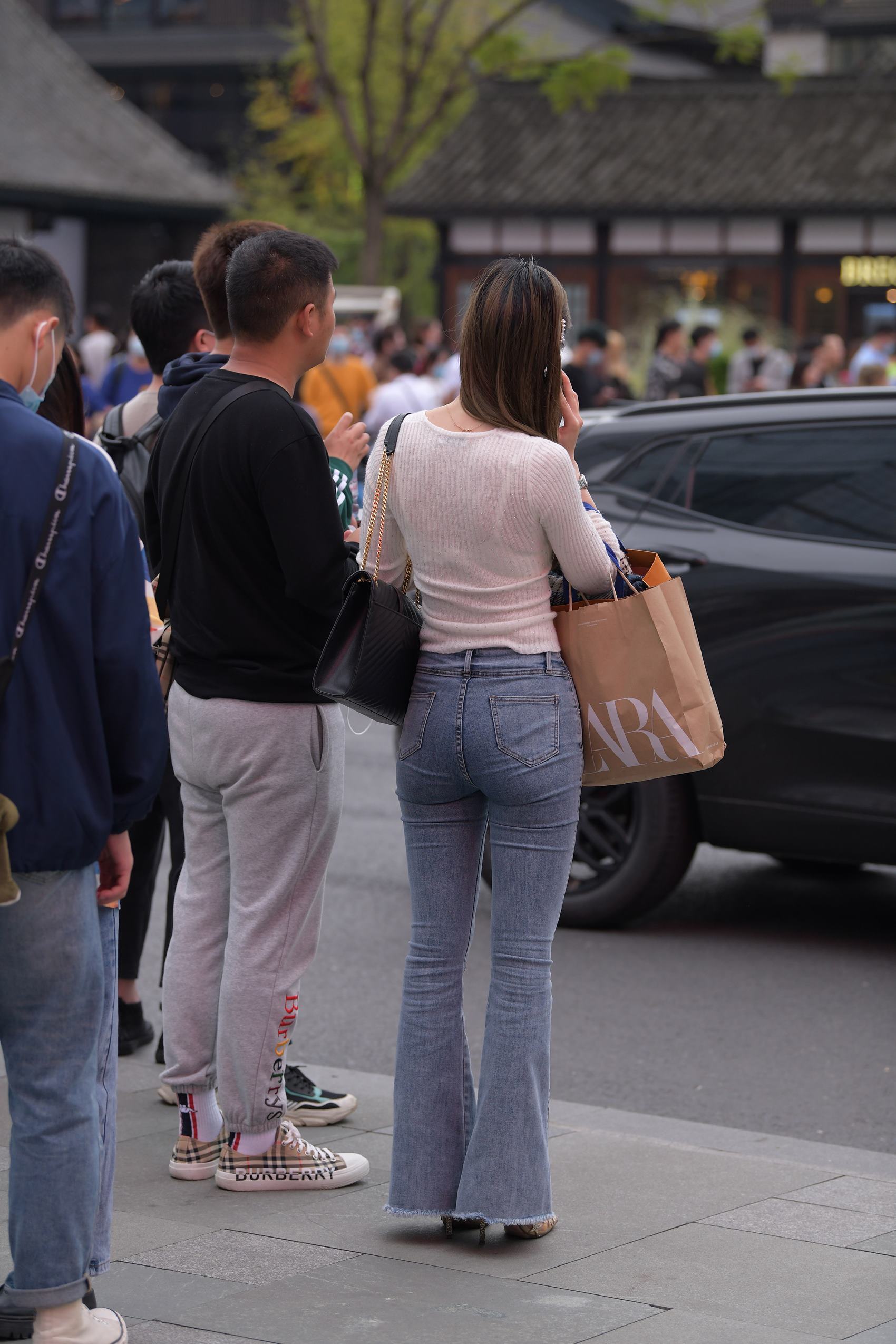 图片[6]-精选精选街拍作品 NO.1795 视觉冲击街拍作品 – 长腿紧牛小解解，身材真棒[88P]-草丛看图