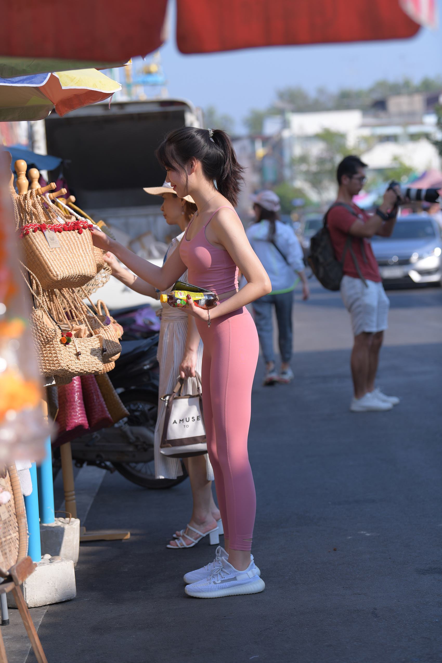 图片[2]-精选精选街拍作品 NO.1709 红石摄影作品 – 粉色瑜伽裤美眉[88P]-草丛看图