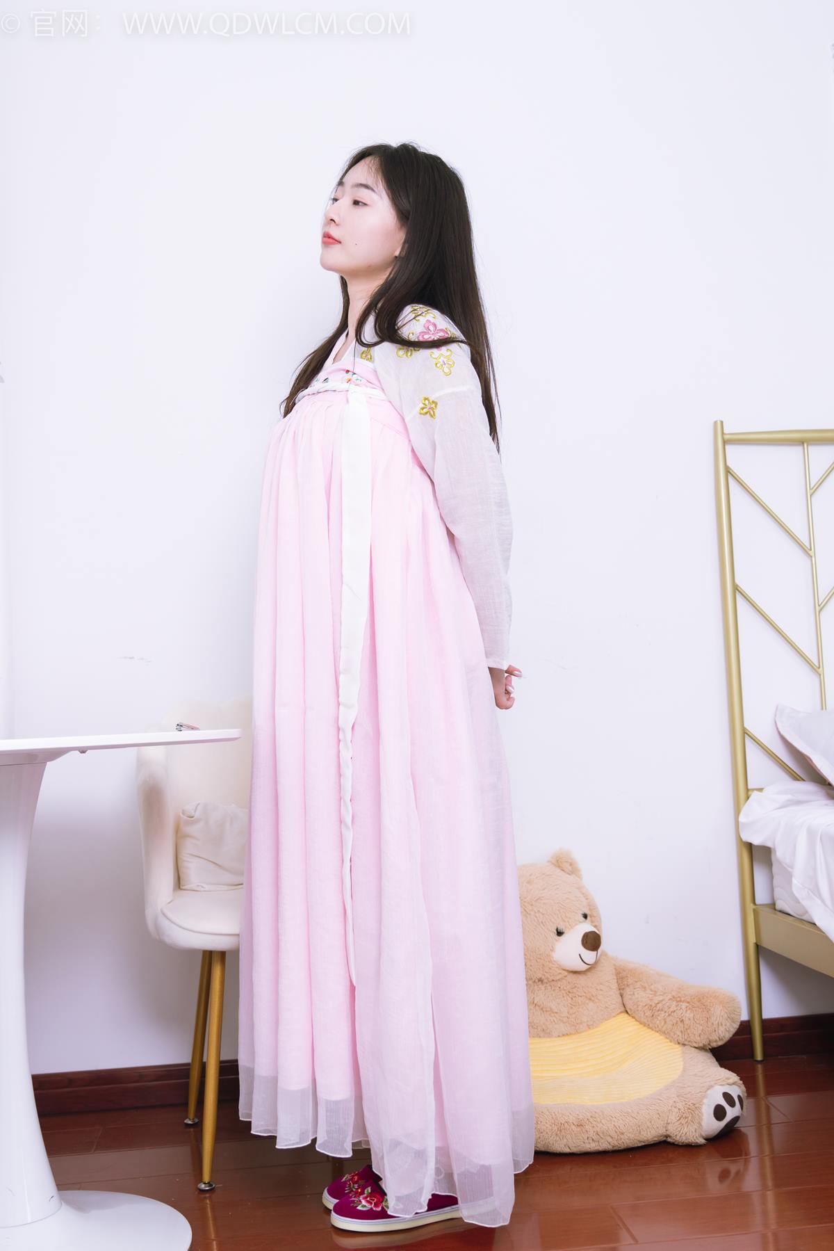 图片[3]-精选勿恋传媒 NO.2397 美兔-汉服、布鞋、粉色棉袜[86P]-草丛看图