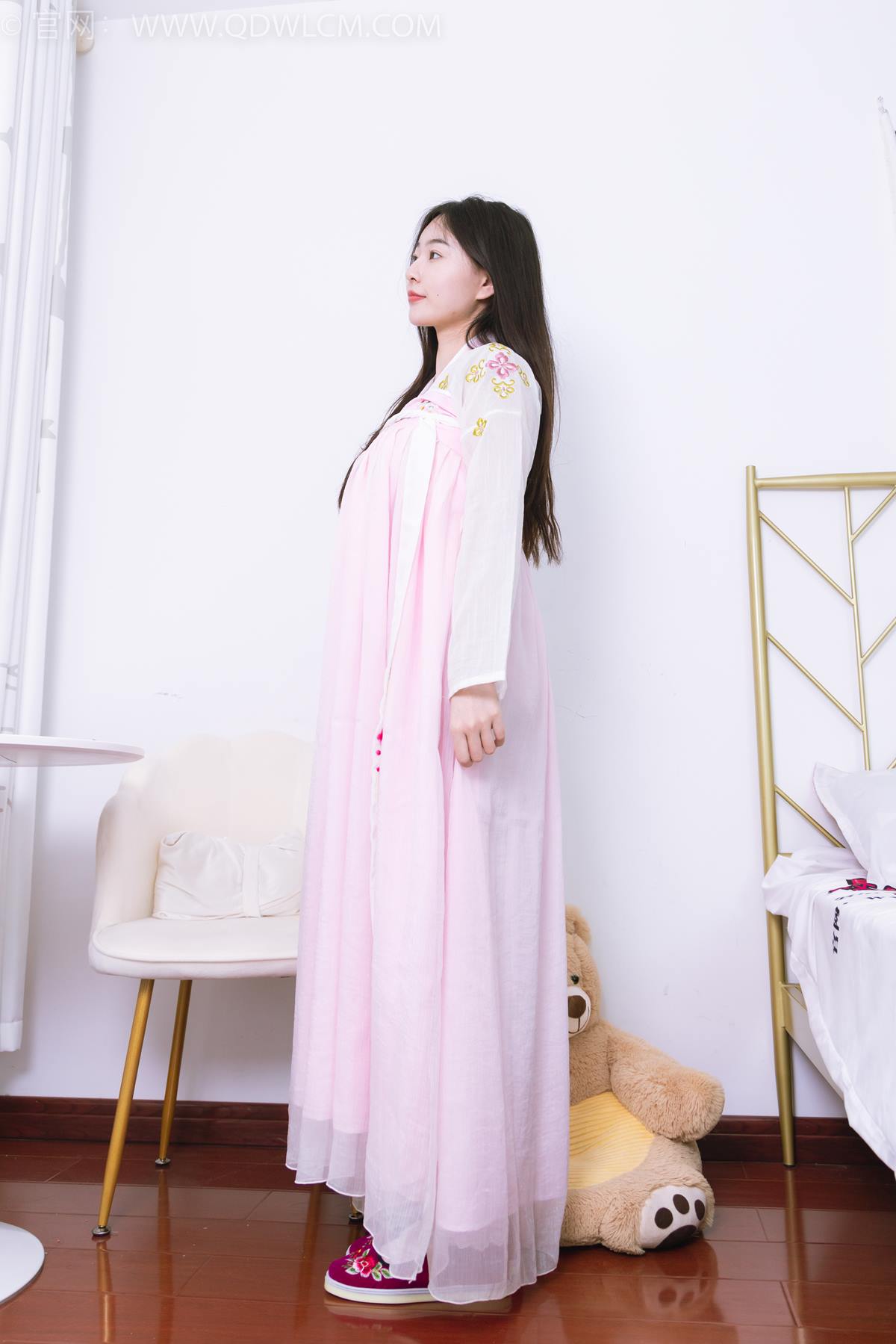 图片[7]-精选勿恋传媒 NO.2397 美兔-汉服、布鞋、粉色棉袜[86P]-草丛看图