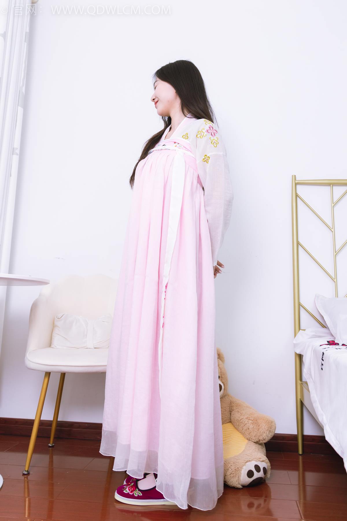 图片[8]-精选勿恋传媒 NO.2397 美兔-汉服、布鞋、粉色棉袜[86P]-草丛看图