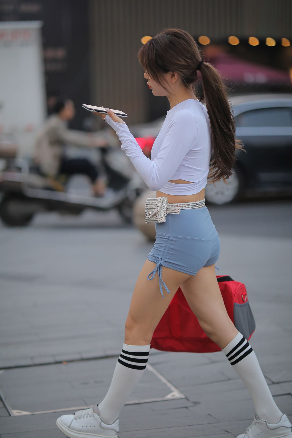 图片[1]-精选精选街拍作品 NO.1607 极品蓝色短裤美女[48P]-草丛看图