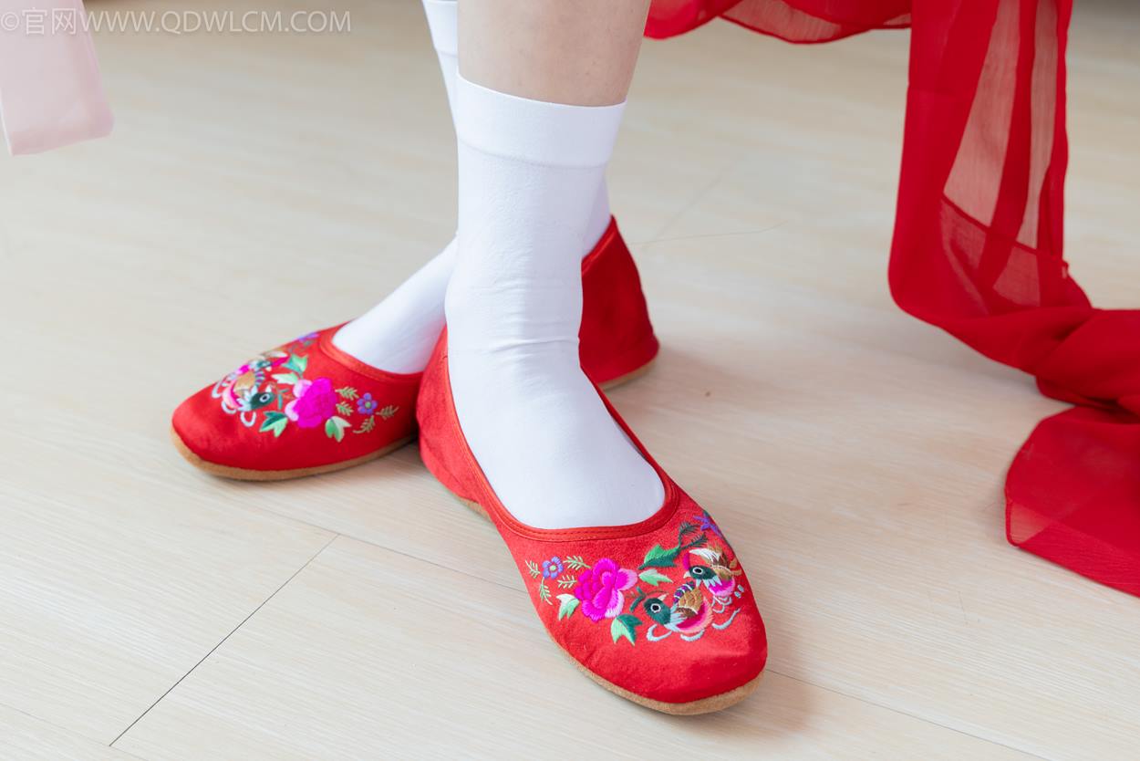 图片[7]-精选勿恋传媒 NO.2328 绒绒-汉服、布鞋、白棉袜、红色船袜[146P]-草丛看图