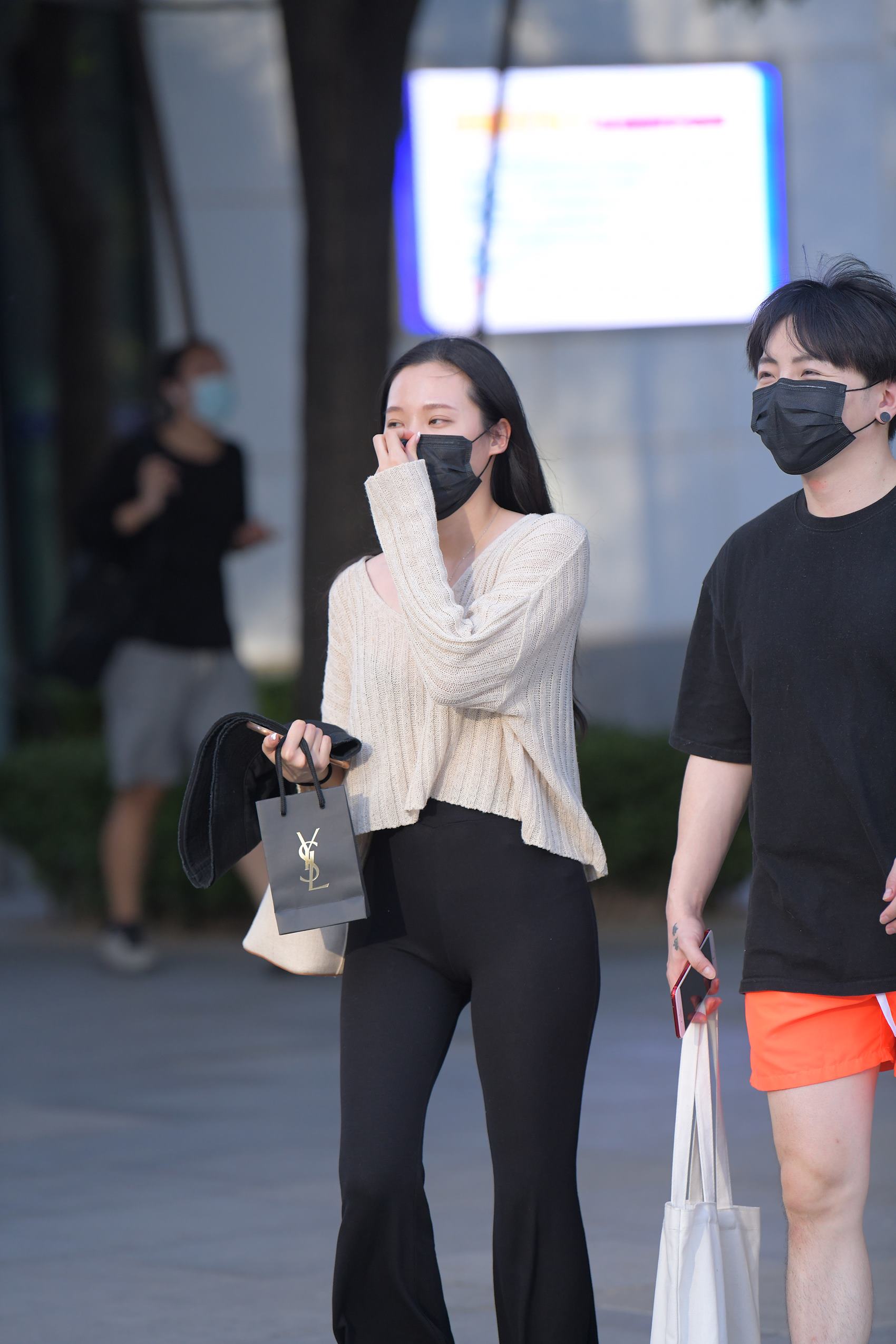 图片[5]-精选精选街拍作品 NO.1793 红石街拍作品 – 一只白狐[88P]-草丛看图