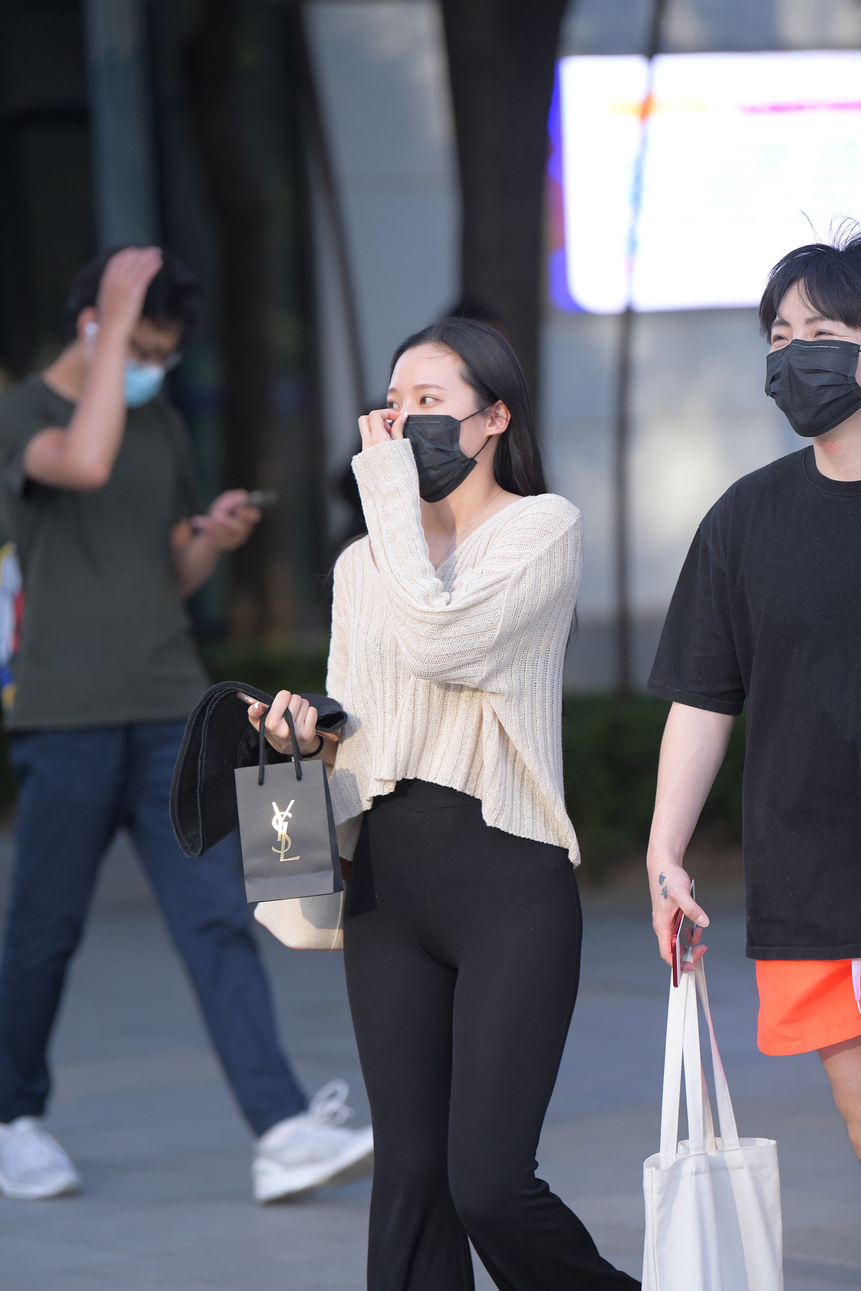 图片[8]-精选精选街拍作品 NO.1793 红石街拍作品 – 一只白狐[88P]-草丛看图