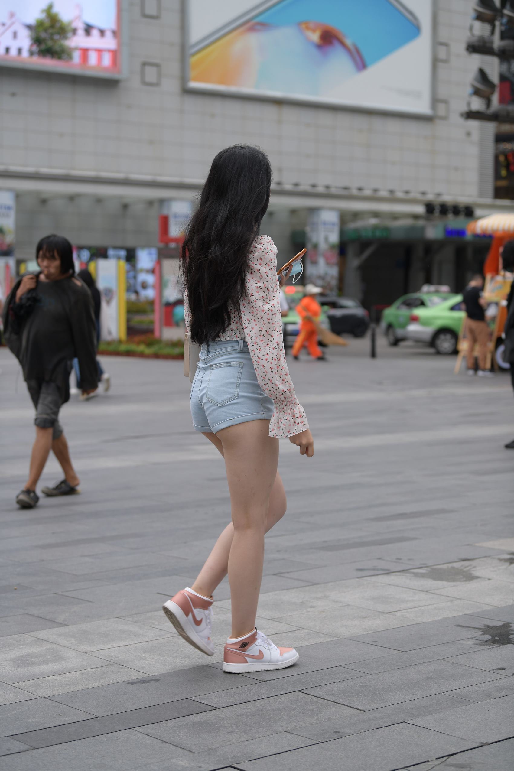 图片[8]-精选精选街拍作品 NO.1800 视觉冲击街拍作品 – 迷你热裤女友[88P]-草丛看图