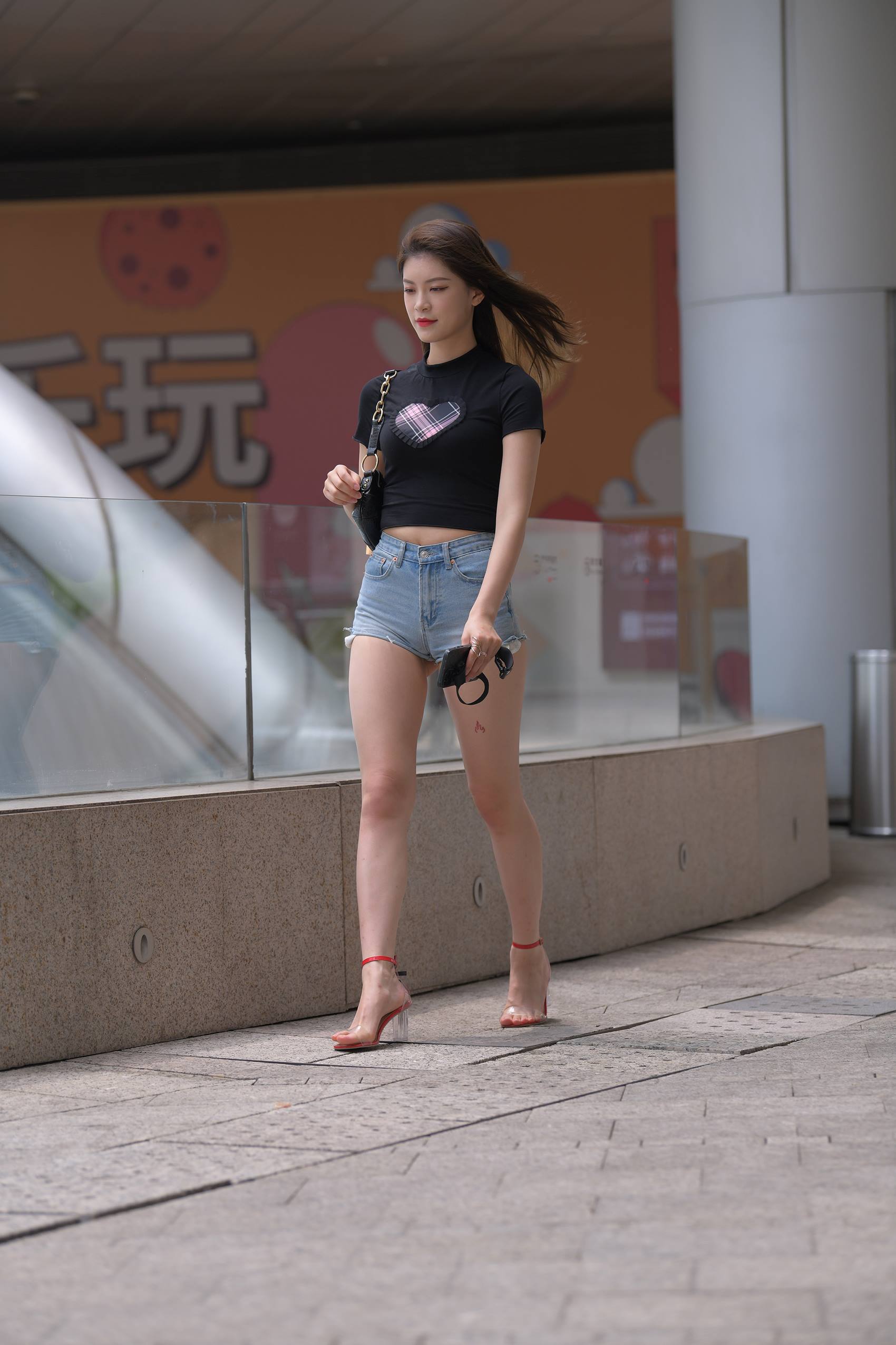 图片[6]-精选精选街拍作品 NO.1842 一始街拍作品 – 热裤美腿美女[72P]-草丛看图