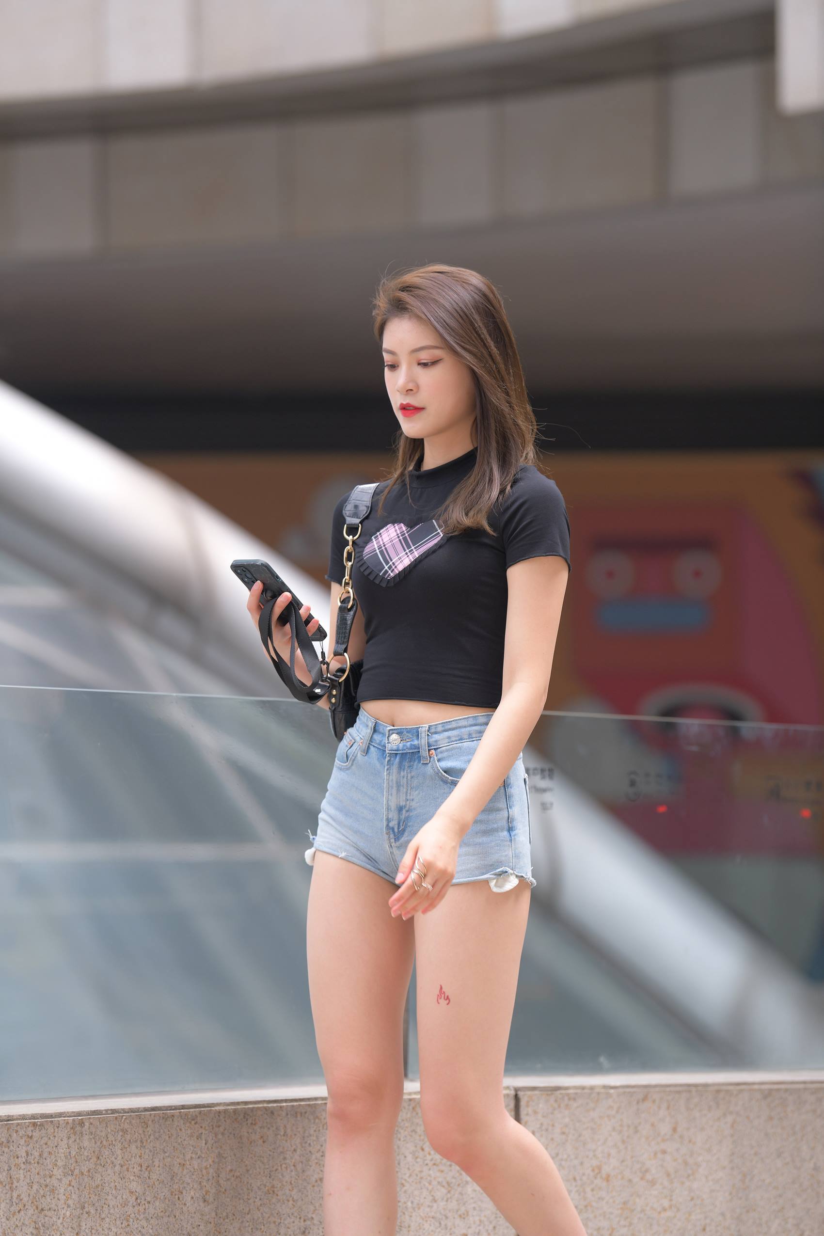 图片[8]-精选精选街拍作品 NO.1842 一始街拍作品 – 热裤美腿美女[72P]-草丛看图