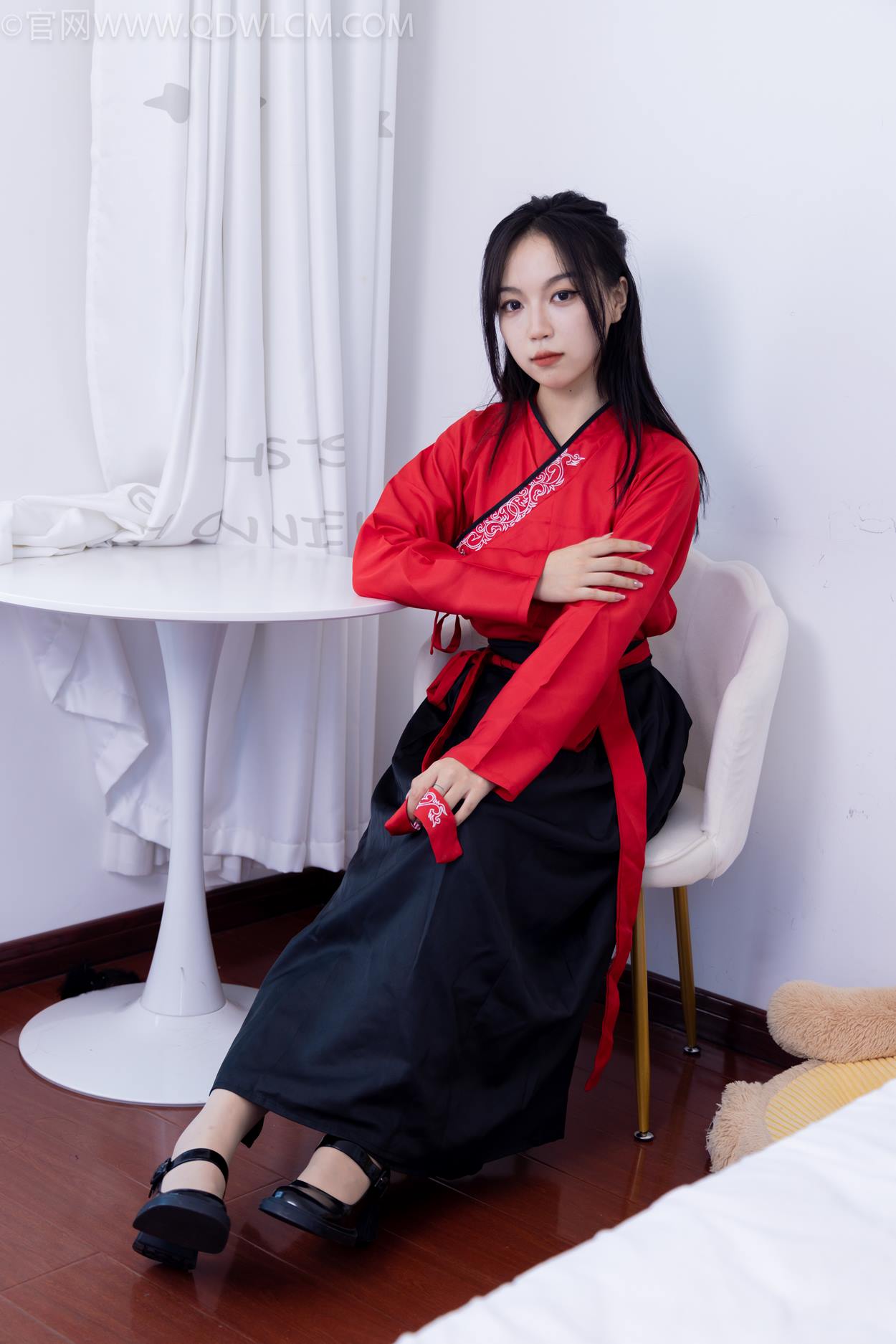 图片[1]-精选勿恋传媒 NO.2330 纱纱-汉服、皮鞋、白棉袜、薄肉丝[151P]-草丛看图