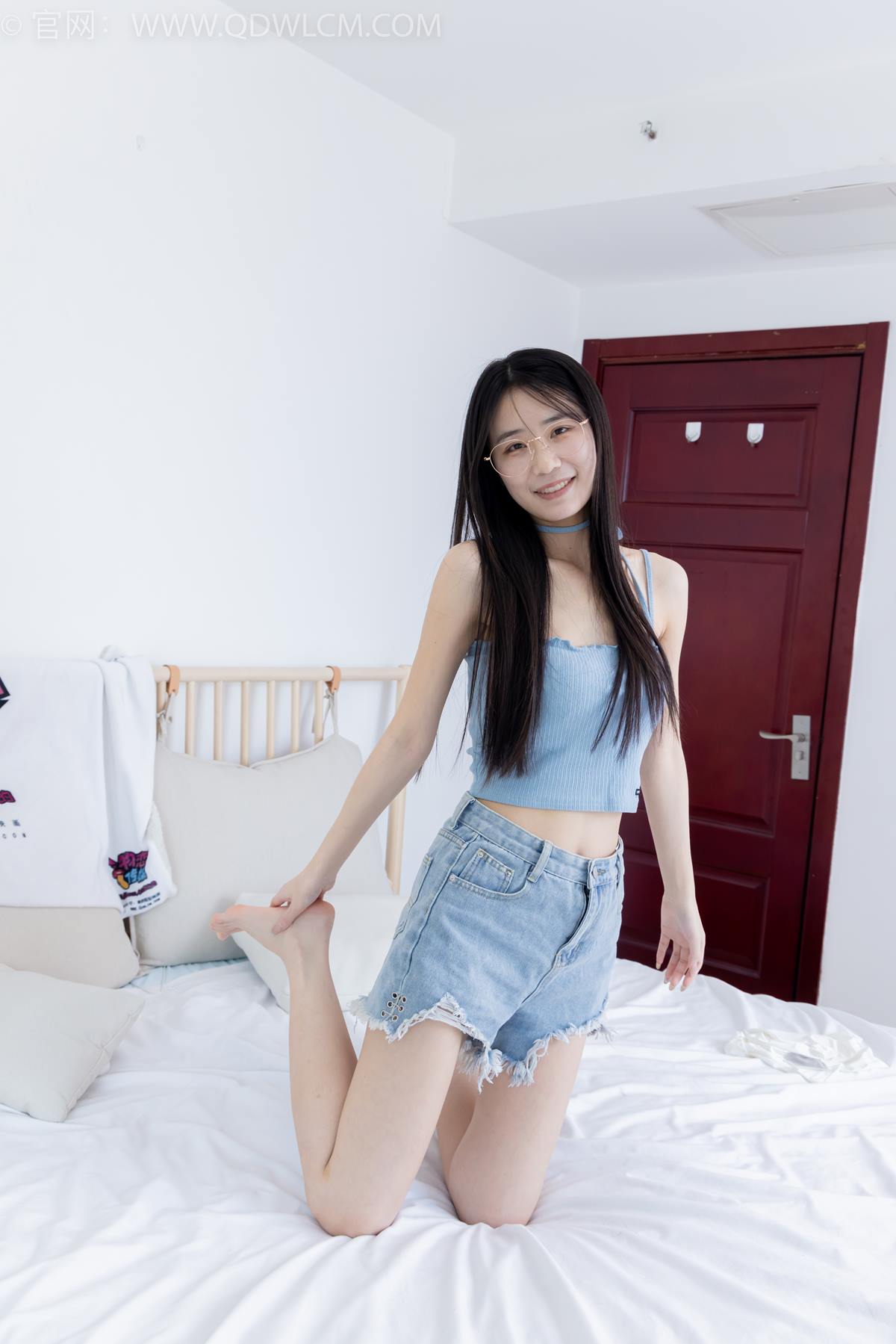 图片[3]-精选勿恋传媒 NO.2353 菜菜-木屐人字拖、薄黑丝、裸足[107P]-草丛看图