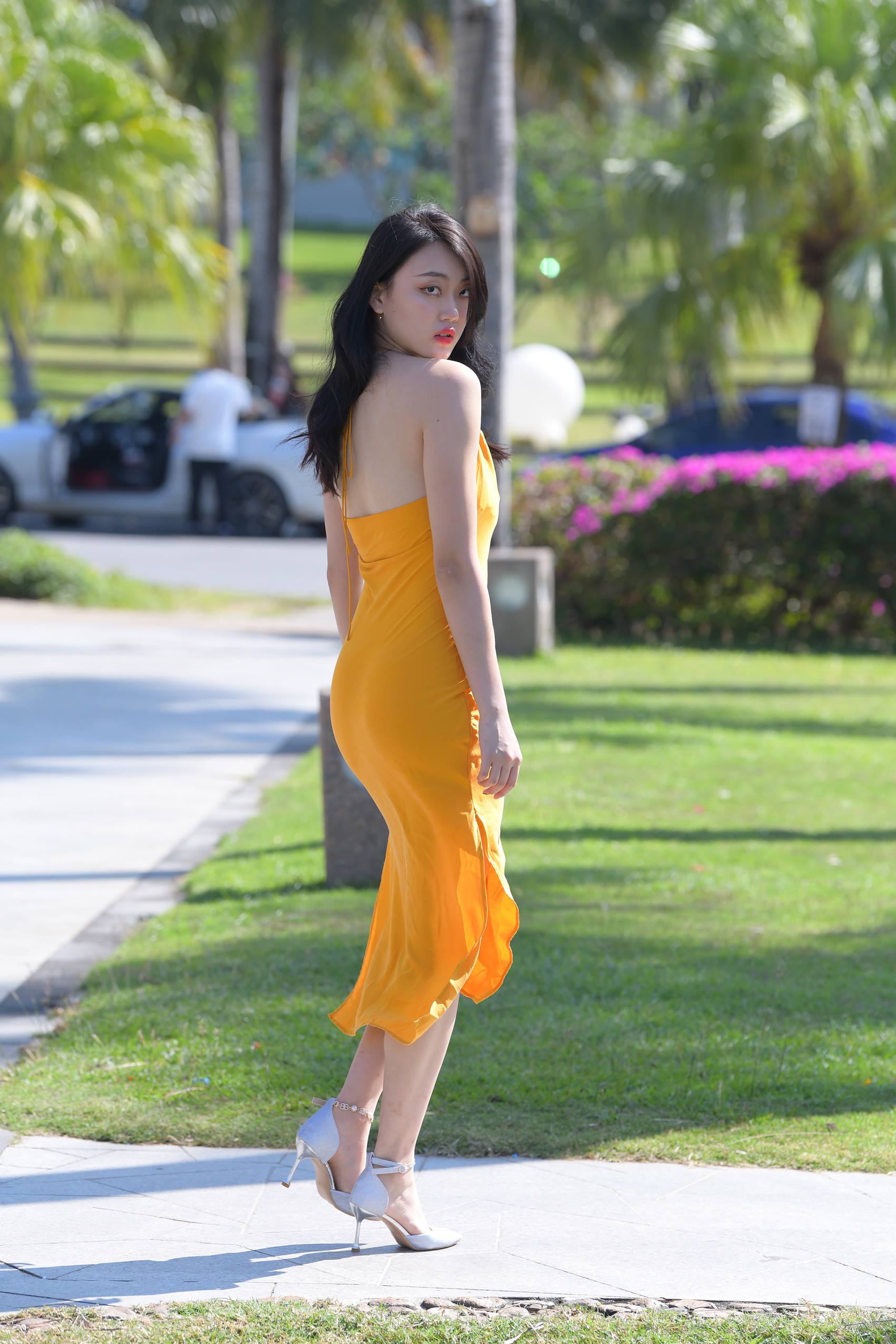 图片[4]-精选精选街拍作品 NO.1832 一始街拍作品 – 黄裙女子[100P]-草丛看图