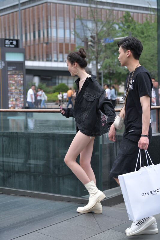 精选精选街拍作品 1625 摄神街拍作品 – 超级无敌短热裤[80P]-草丛看图