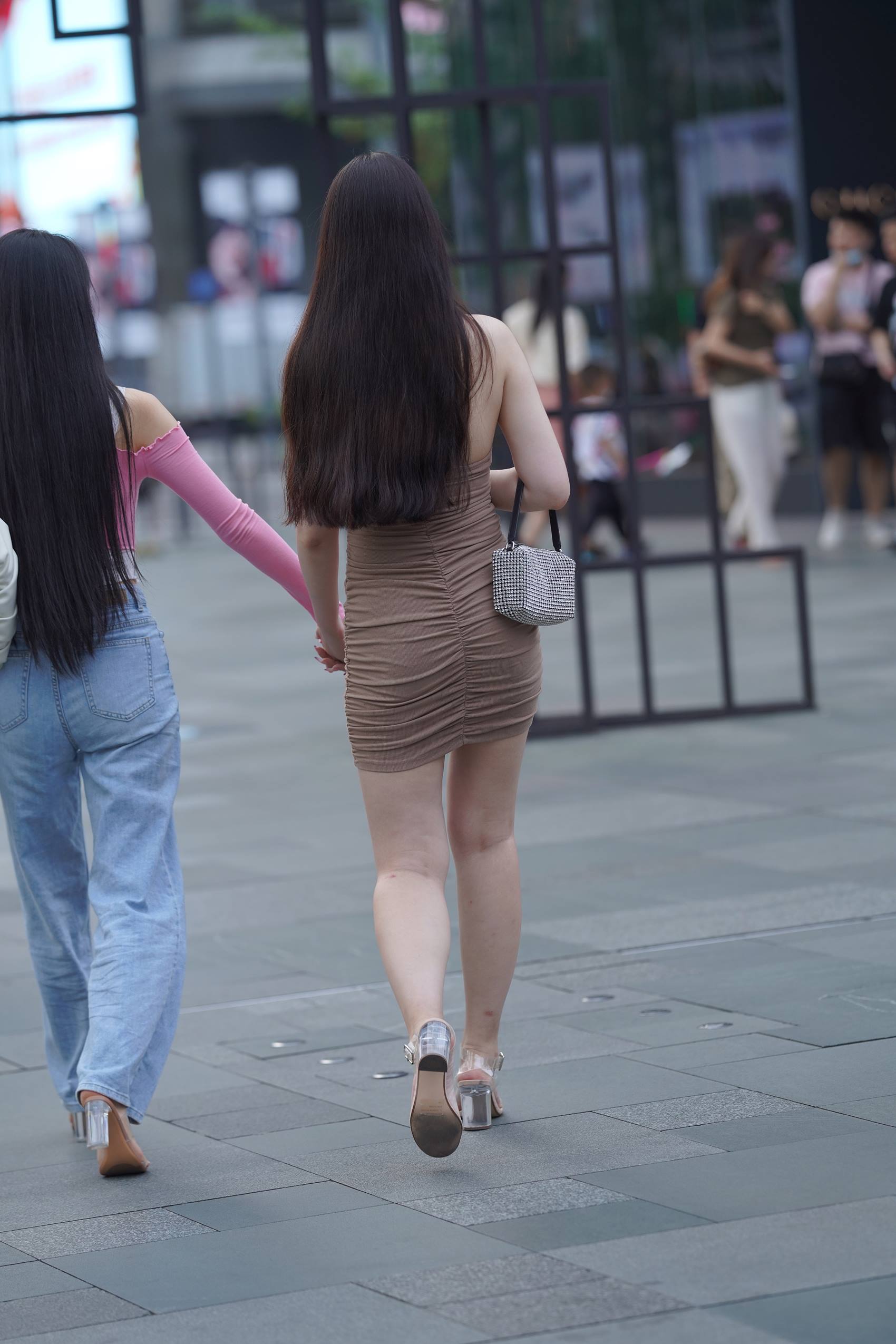 图片[1]-精选精选街拍作品 NO.1846 白皙短裙美眉[48P]-草丛看图