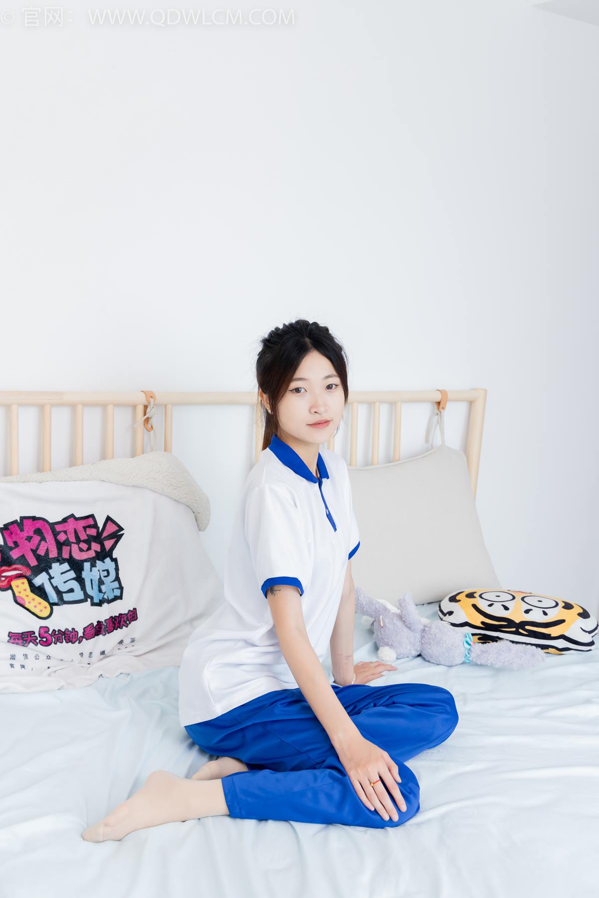 图片[2]-精选勿恋传媒 NO.2387 小夏-帆布鞋、白短棉袜、薄肉丝、校服[118P]-草丛看图