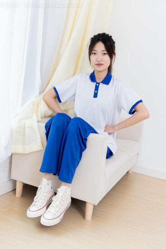精选勿恋传媒 NO.2387 小夏-帆布鞋、白短棉袜、薄肉丝、校服[118P]-草丛看图