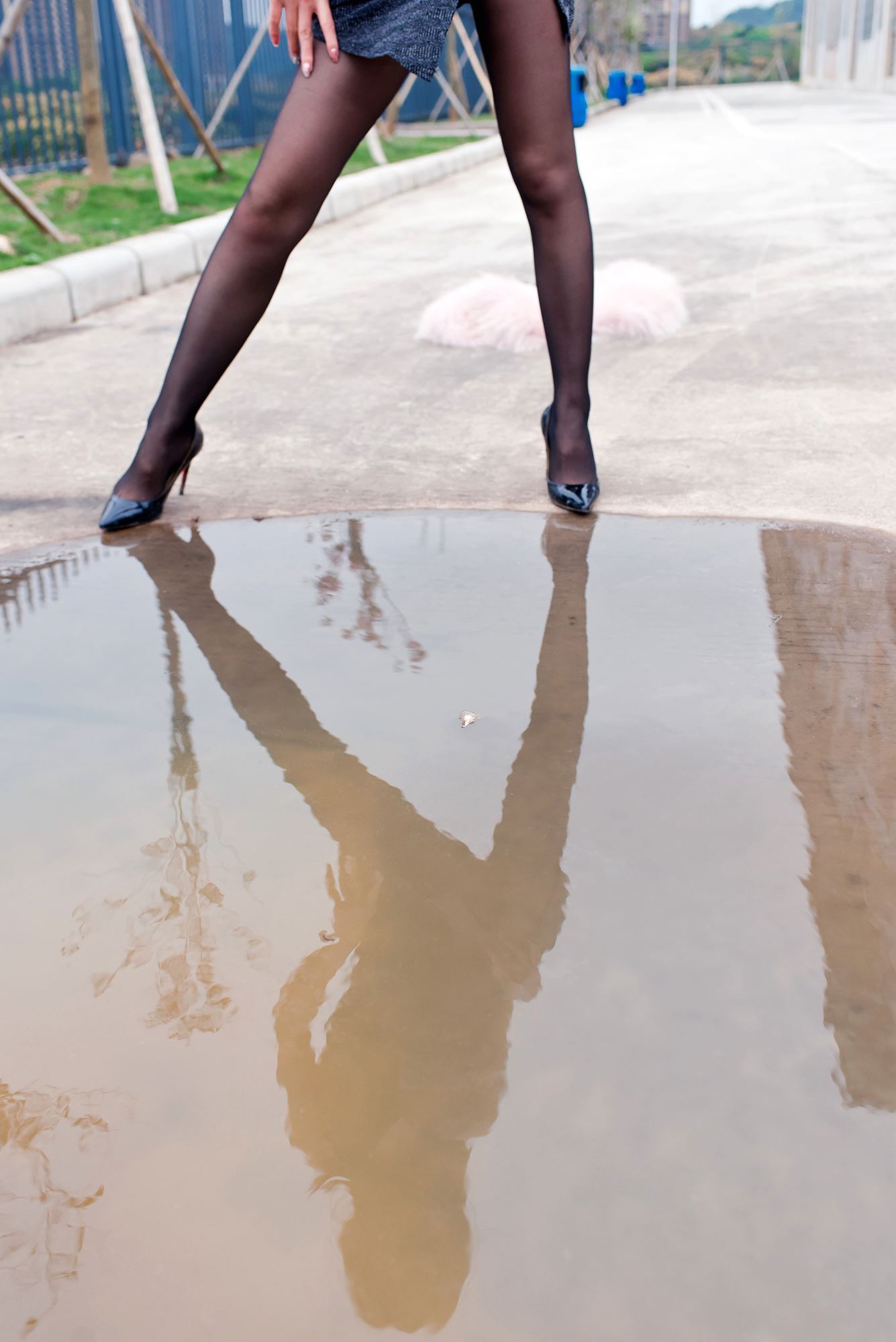 图片[2]-精选精选街拍作品 1640 御风街拍 中途休息站里的黑丝网荭艾小青[32P]-草丛看图