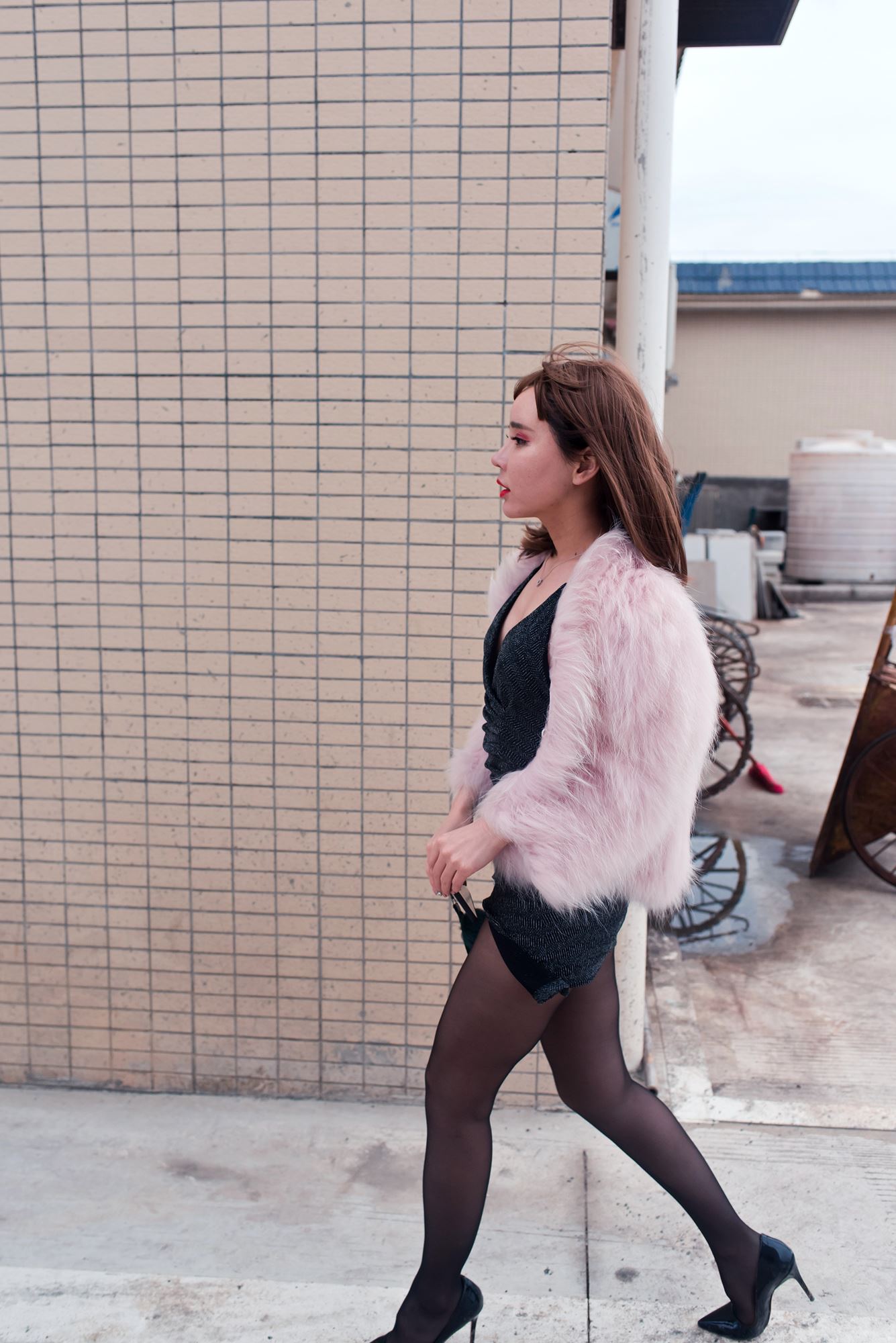 图片[5]-精选精选街拍作品 1640 御风街拍 中途休息站里的黑丝网荭艾小青[32P]-草丛看图