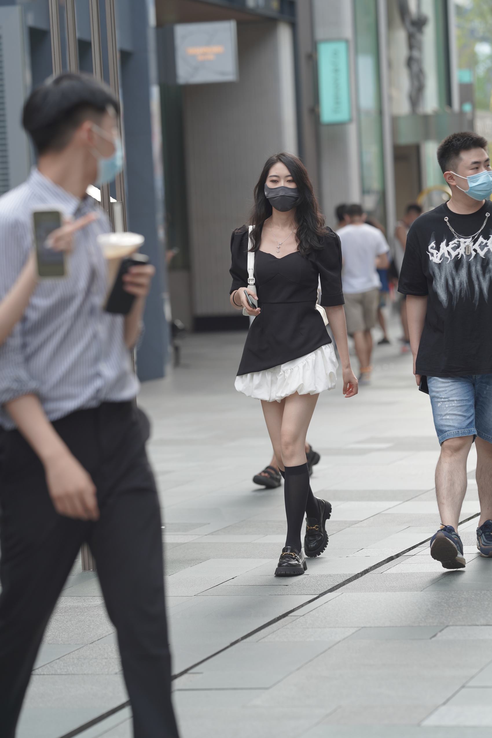 图片[1]-精选精选街拍作品 NO.1765 圆润翘臀 [69P]-草丛看图