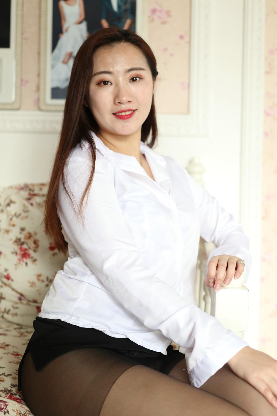 图片[8]-精选魔镜街拍 NO.171 肉丝黑丝天台取景[100P]-草丛看图