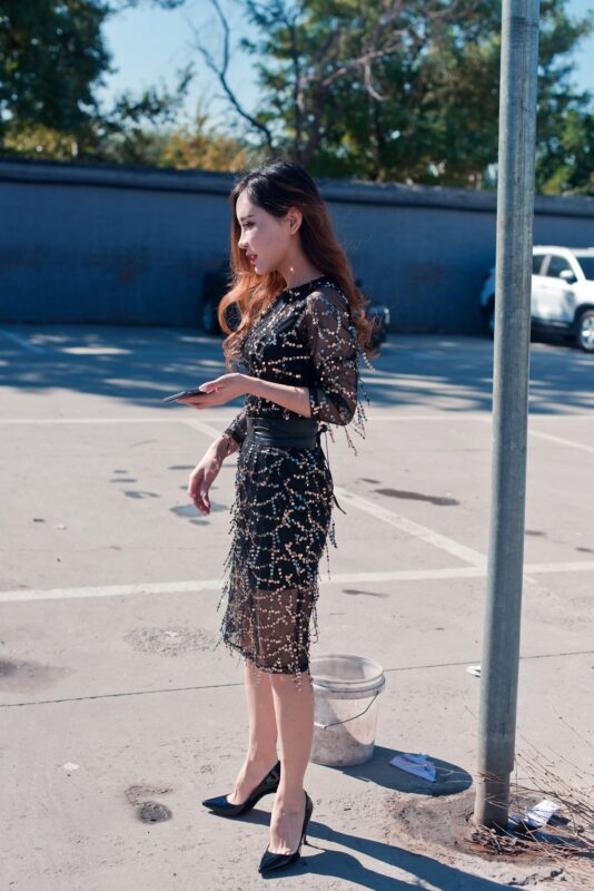 精选精选街拍作品 1617 御风街拍 洗车场上的网荭艾小青[52P]-草丛看图