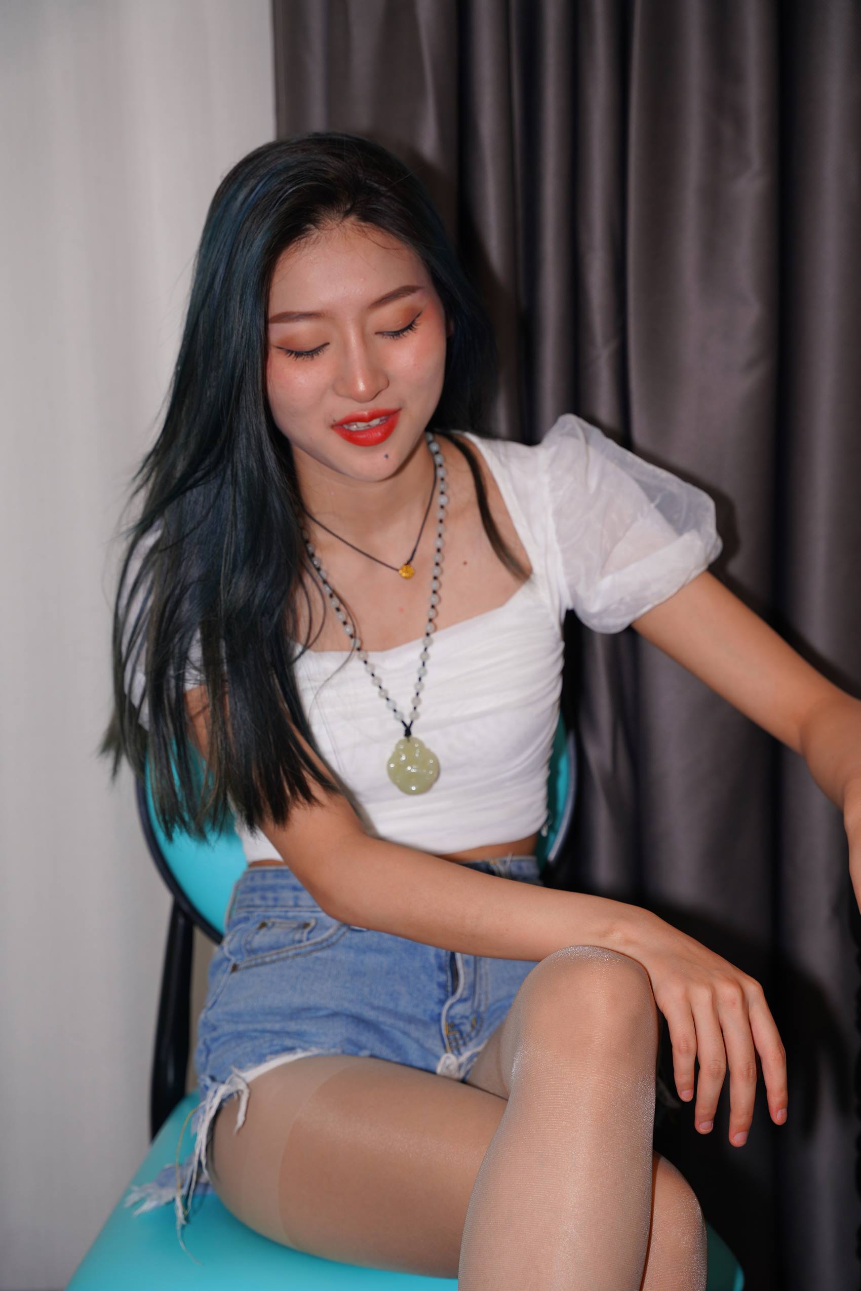 图片[2]-精选精选街拍作品 NO.1814 超极品肉丝仅身牛仔热裤[88P]-草丛看图