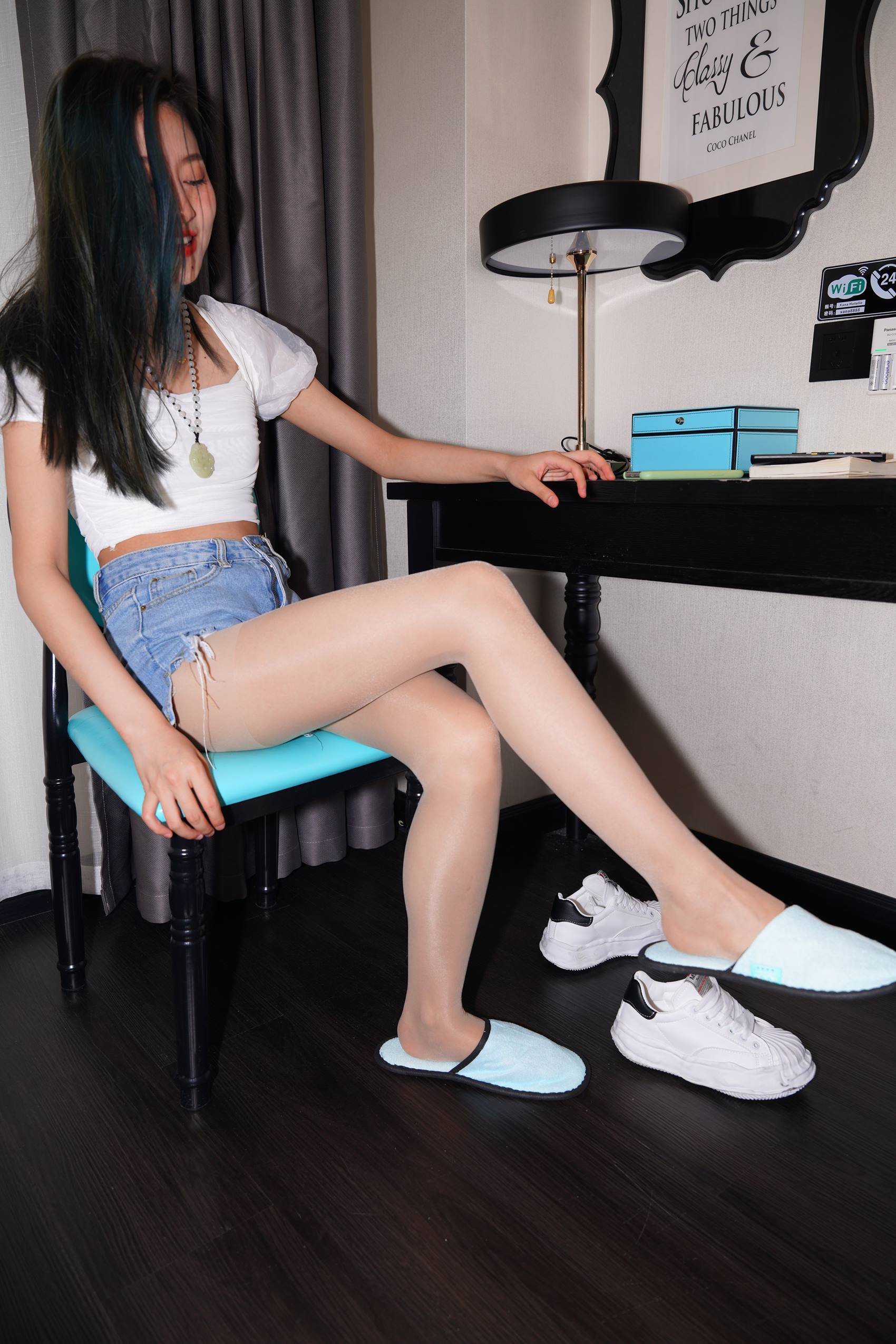 图片[4]-精选精选街拍作品 NO.1814 超极品肉丝仅身牛仔热裤[88P]-草丛看图