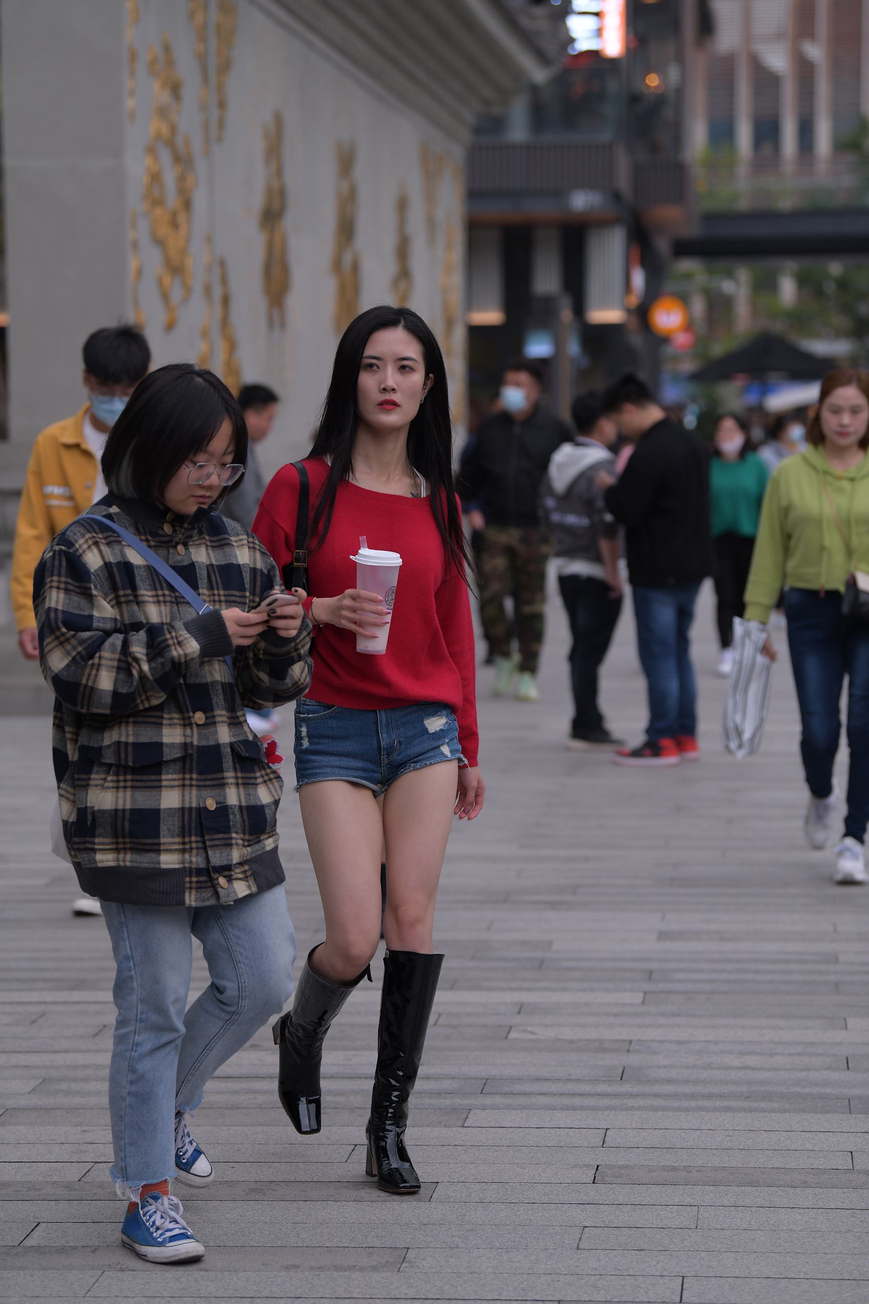 图片[5]-精选精选街拍作品 NO.1799 视觉冲击街拍作品 – 美腿热裤YY[80P]-草丛看图