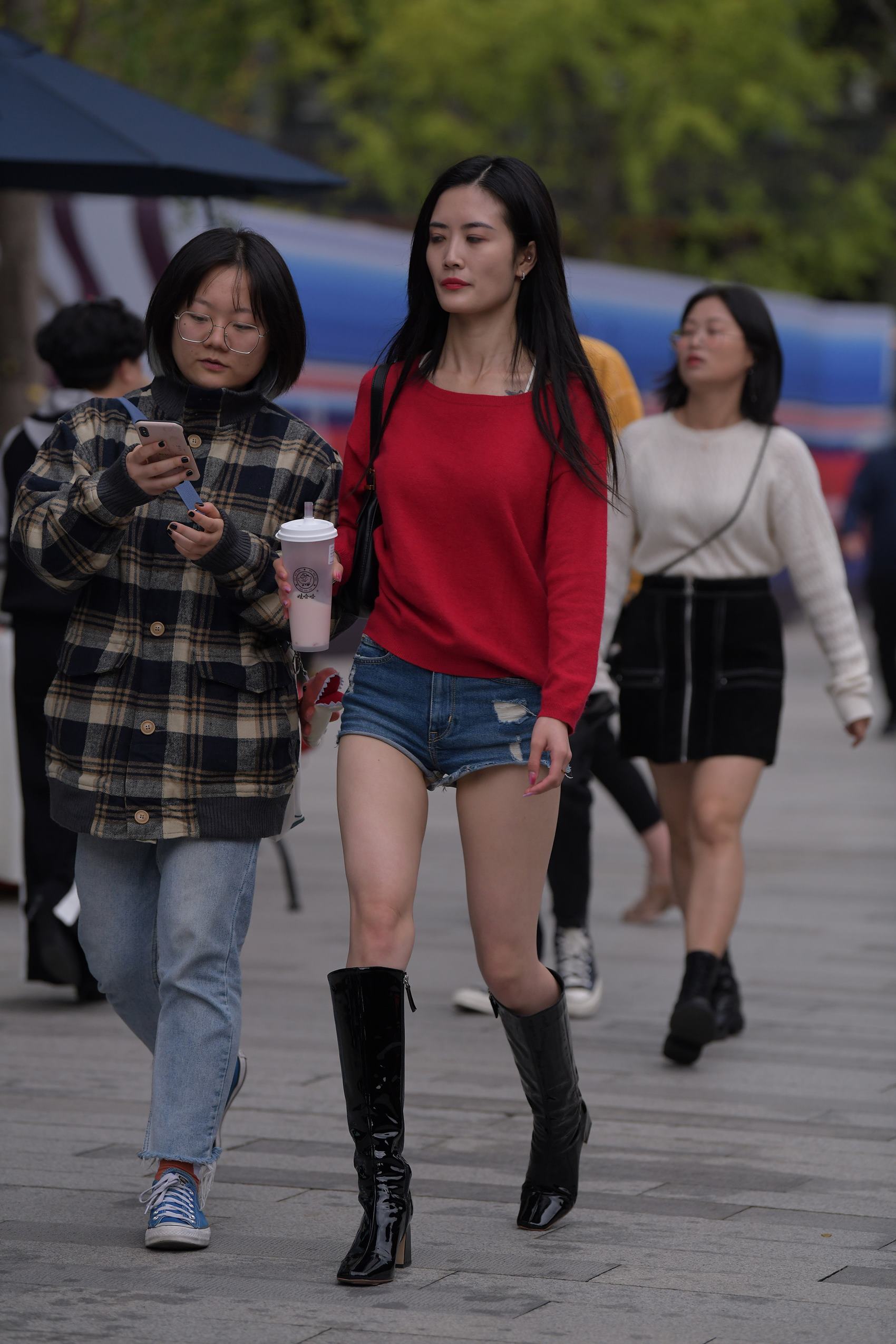 图片[8]-精选精选街拍作品 NO.1799 视觉冲击街拍作品 – 美腿热裤YY[80P]-草丛看图