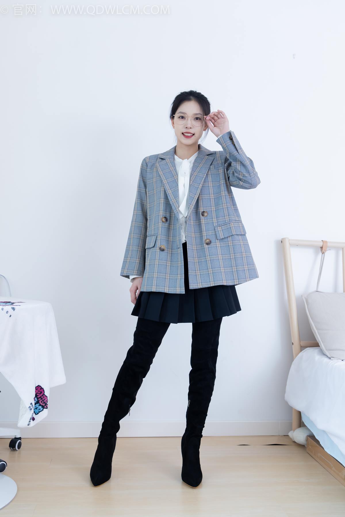 图片[3]-精选勿恋传媒 NO.2349 茯苓-高跟长靴、高跟凉鞋、厚肉丝、薄黑丝[136P]-草丛看图