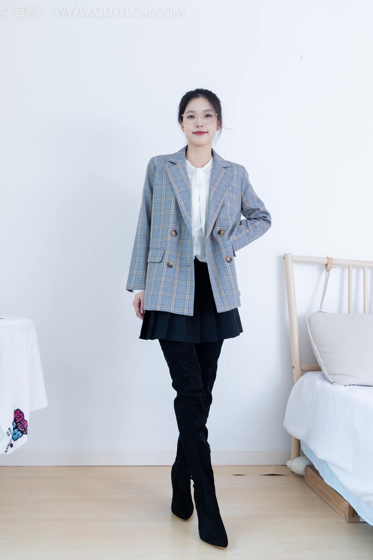 图片[4]-精选勿恋传媒 NO.2349 茯苓-高跟长靴、高跟凉鞋、厚肉丝、薄黑丝[136P]-草丛看图