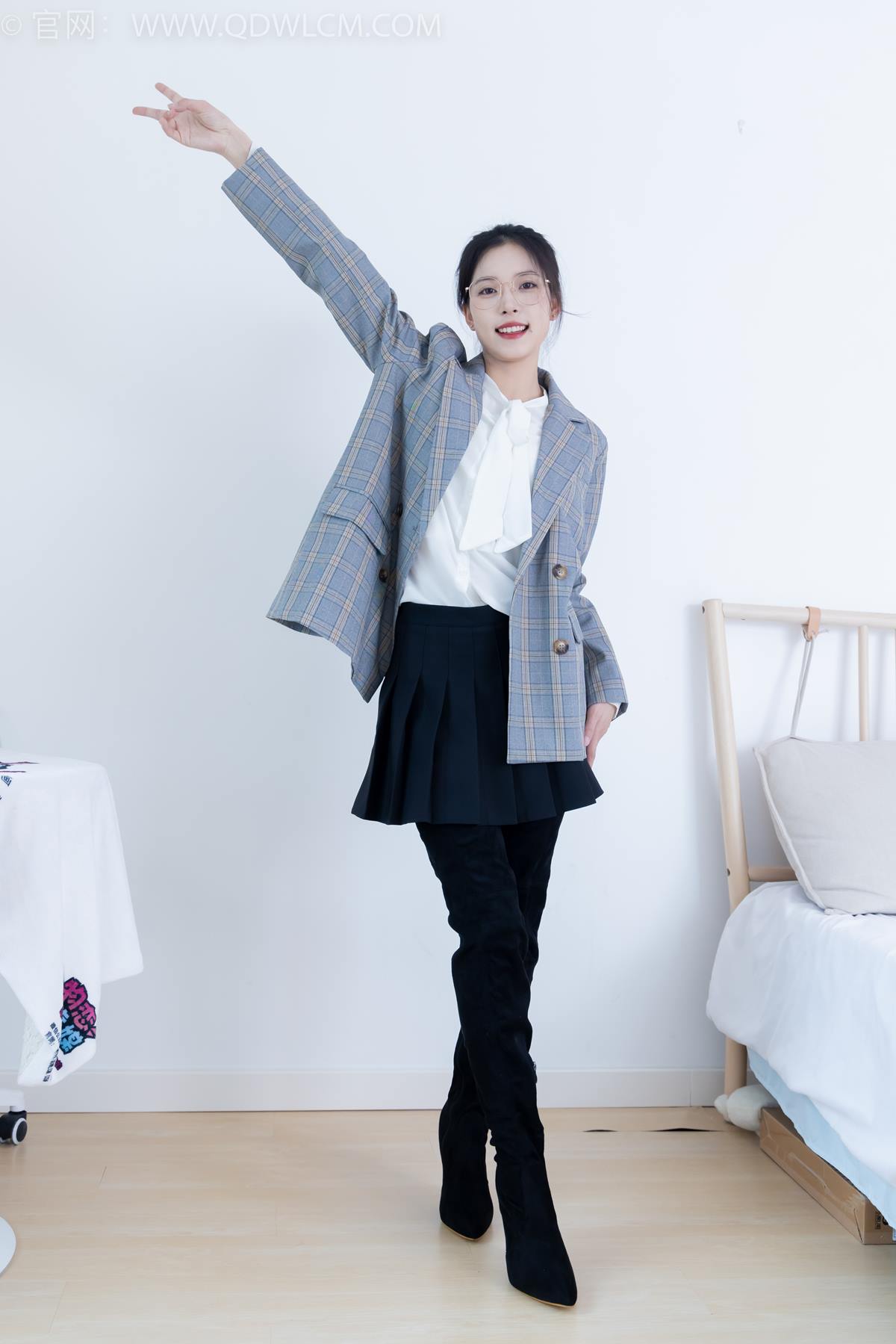 图片[6]-精选勿恋传媒 NO.2349 茯苓-高跟长靴、高跟凉鞋、厚肉丝、薄黑丝[136P]-草丛看图