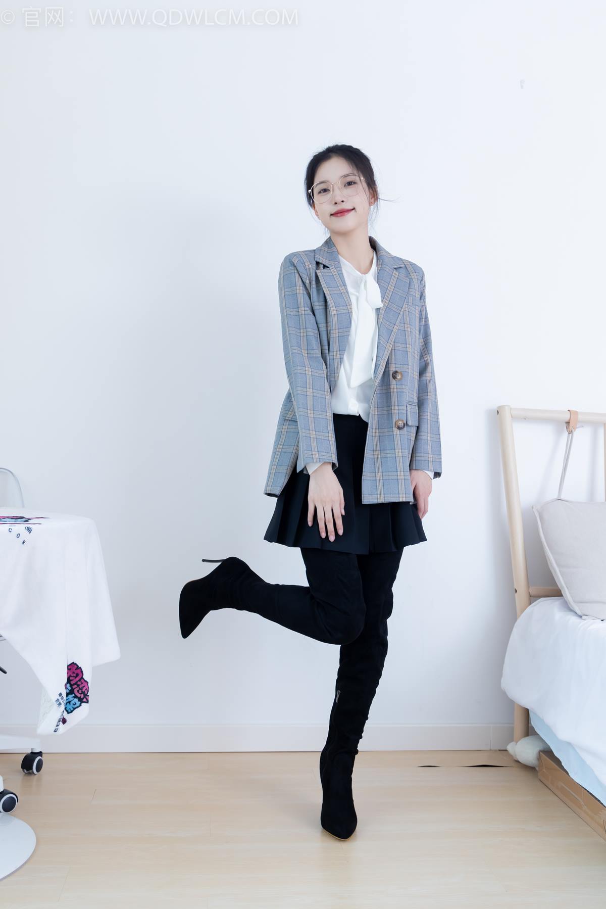 图片[7]-精选勿恋传媒 NO.2349 茯苓-高跟长靴、高跟凉鞋、厚肉丝、薄黑丝[136P]-草丛看图