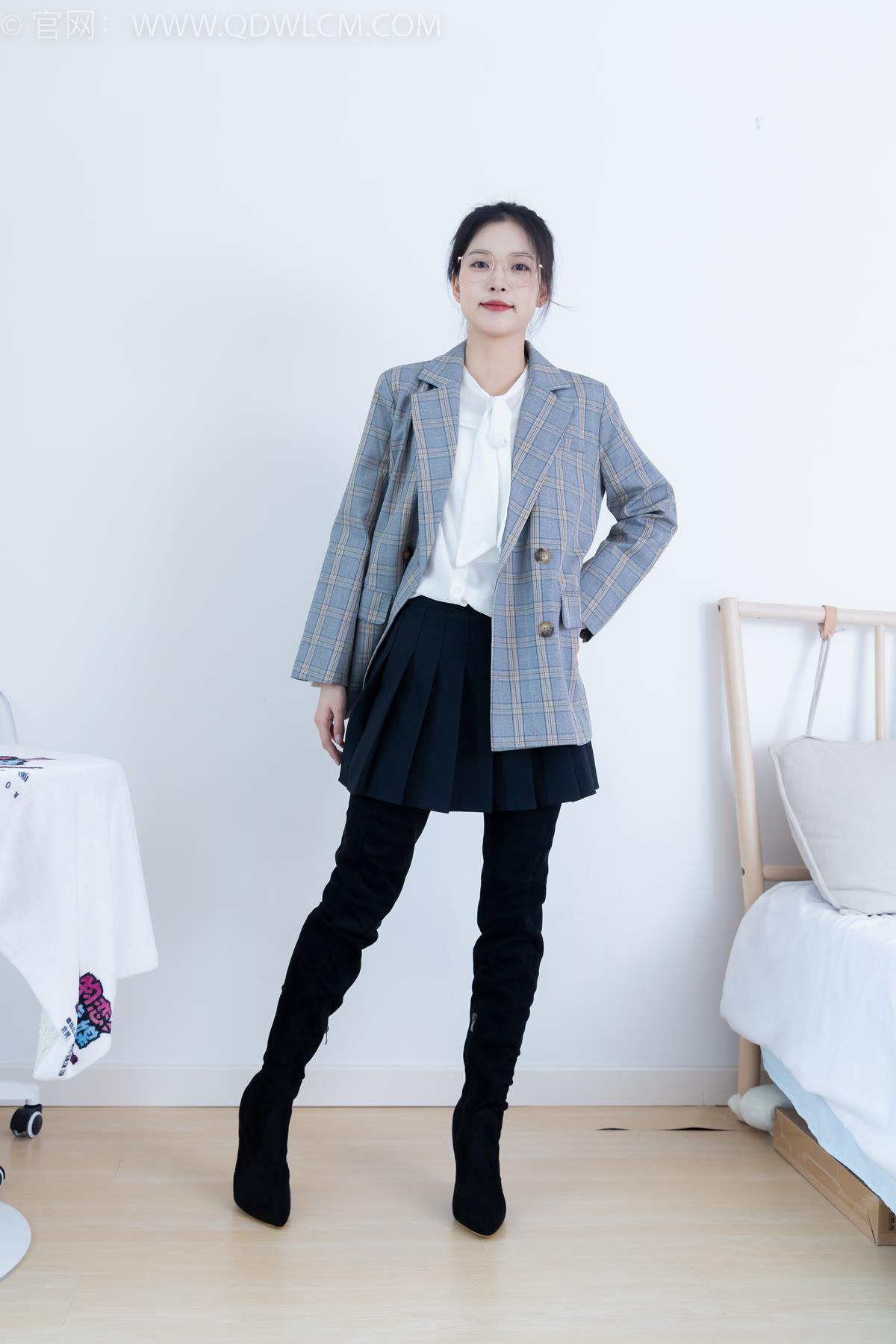 图片[8]-精选勿恋传媒 NO.2349 茯苓-高跟长靴、高跟凉鞋、厚肉丝、薄黑丝[136P]-草丛看图