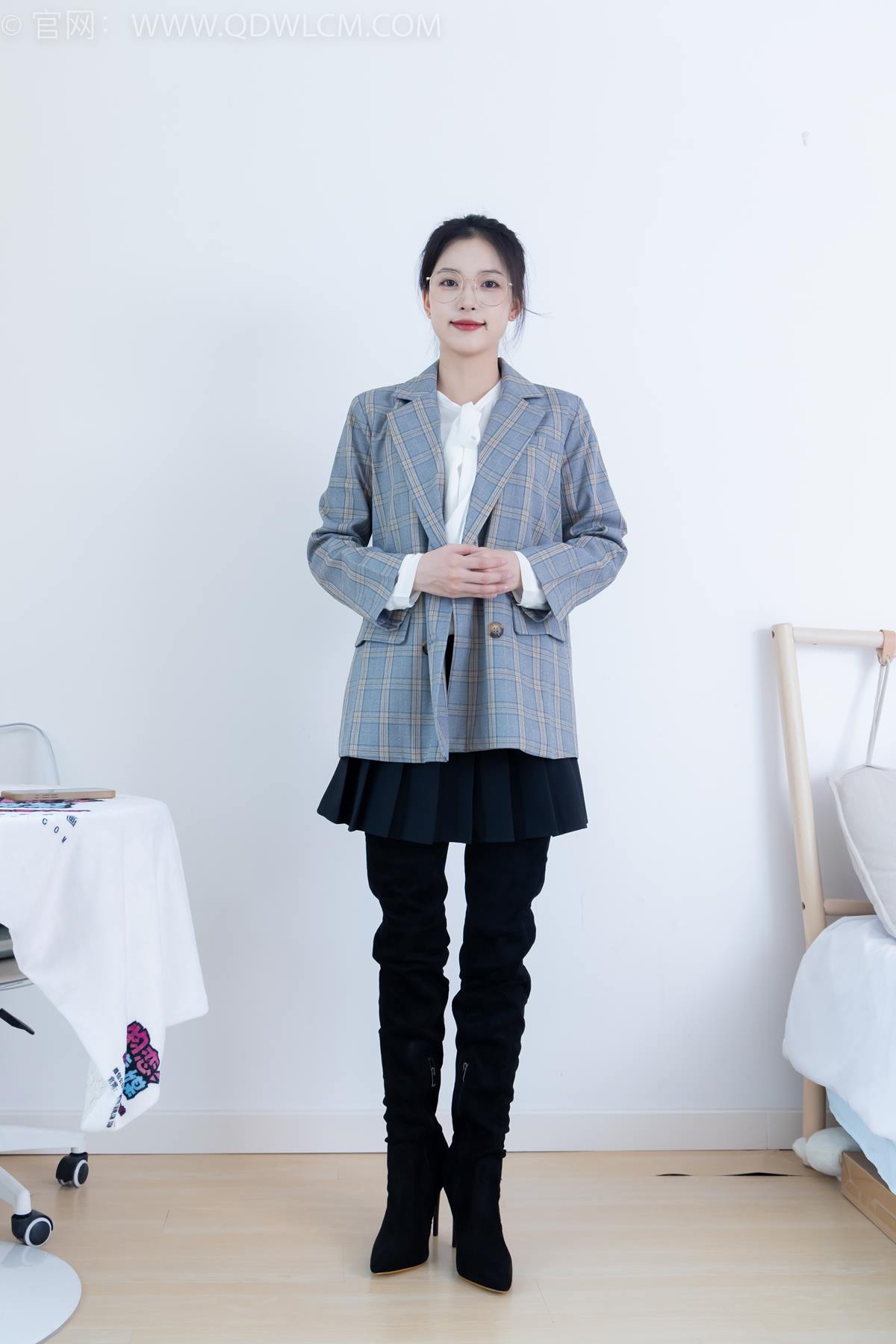 图片[1]-精选勿恋传媒 NO.2349 茯苓-高跟长靴、高跟凉鞋、厚肉丝、薄黑丝[136P]-草丛看图